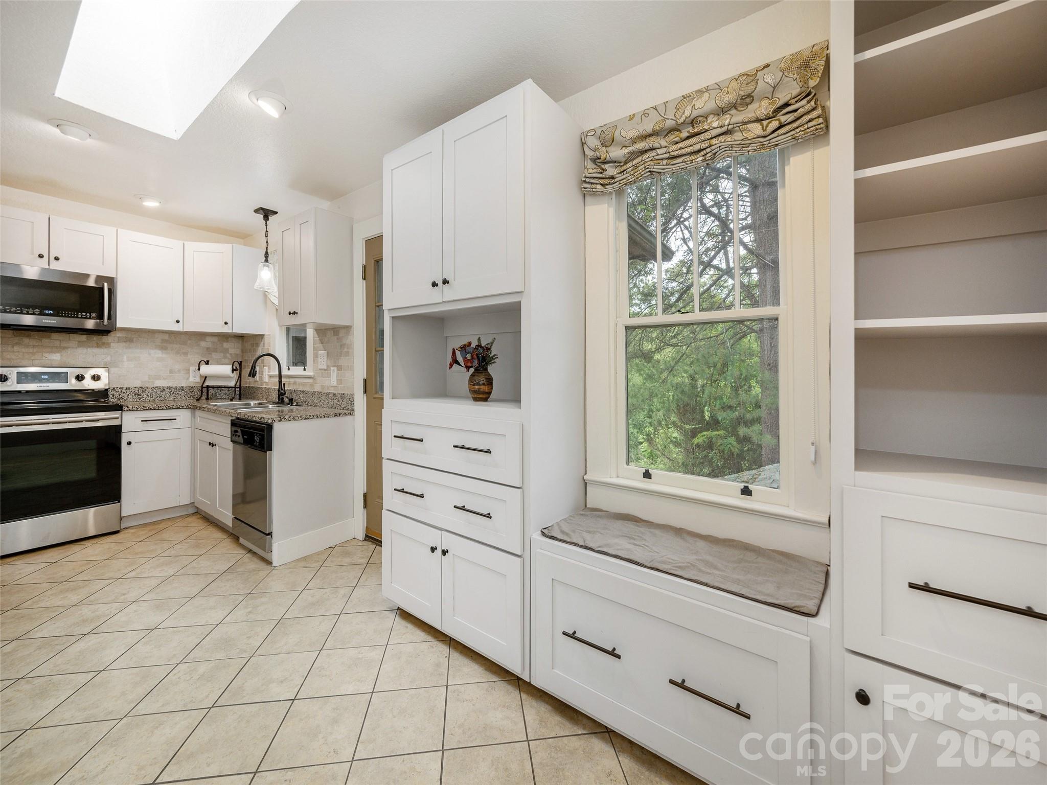 115 Oakland Road — Asheville
