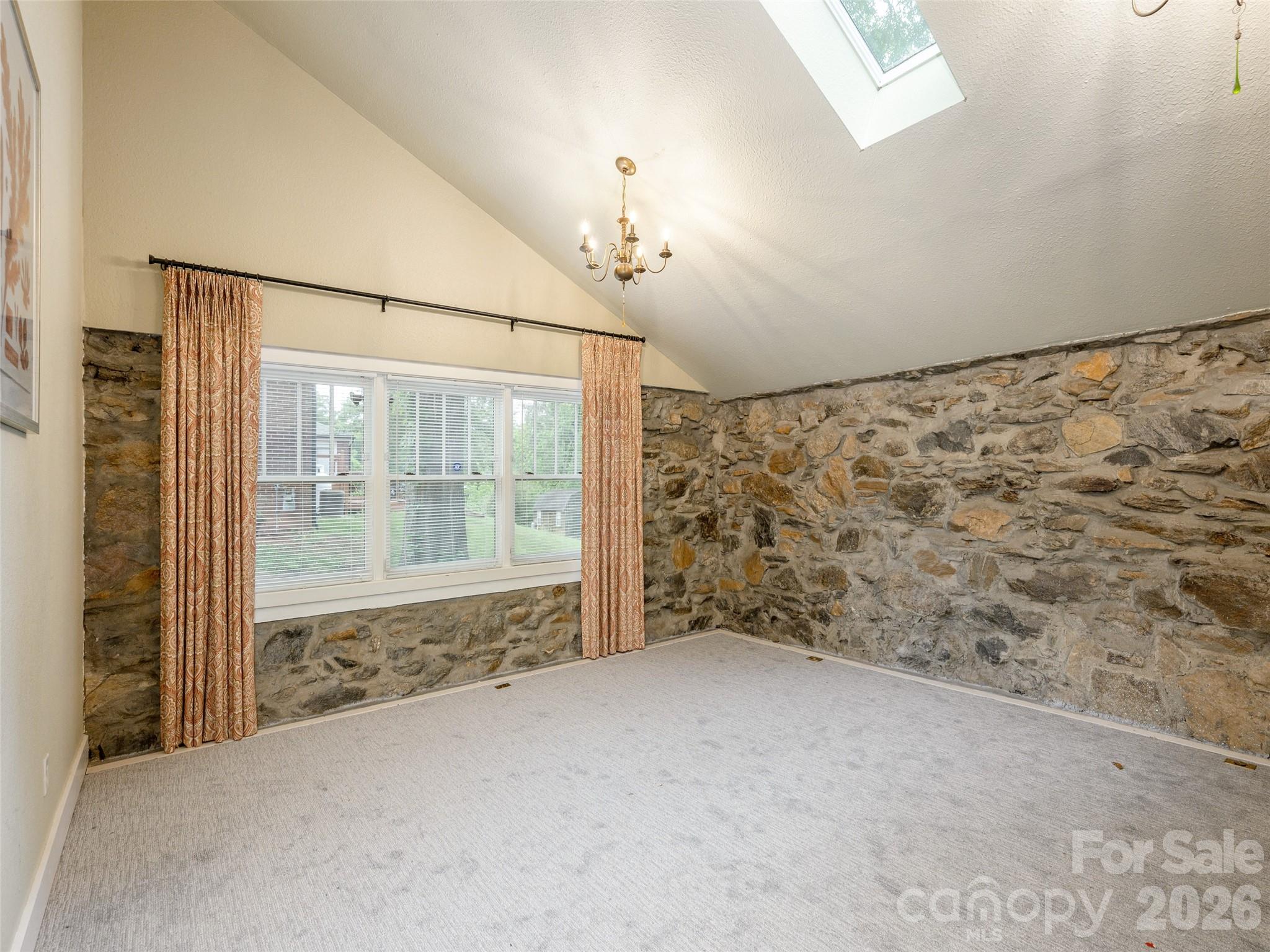 115 Oakland Road — Asheville