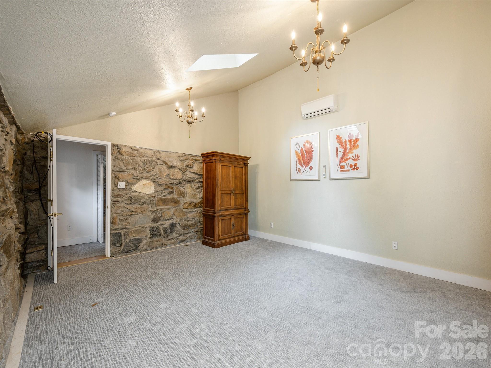 115 Oakland Road — Asheville
