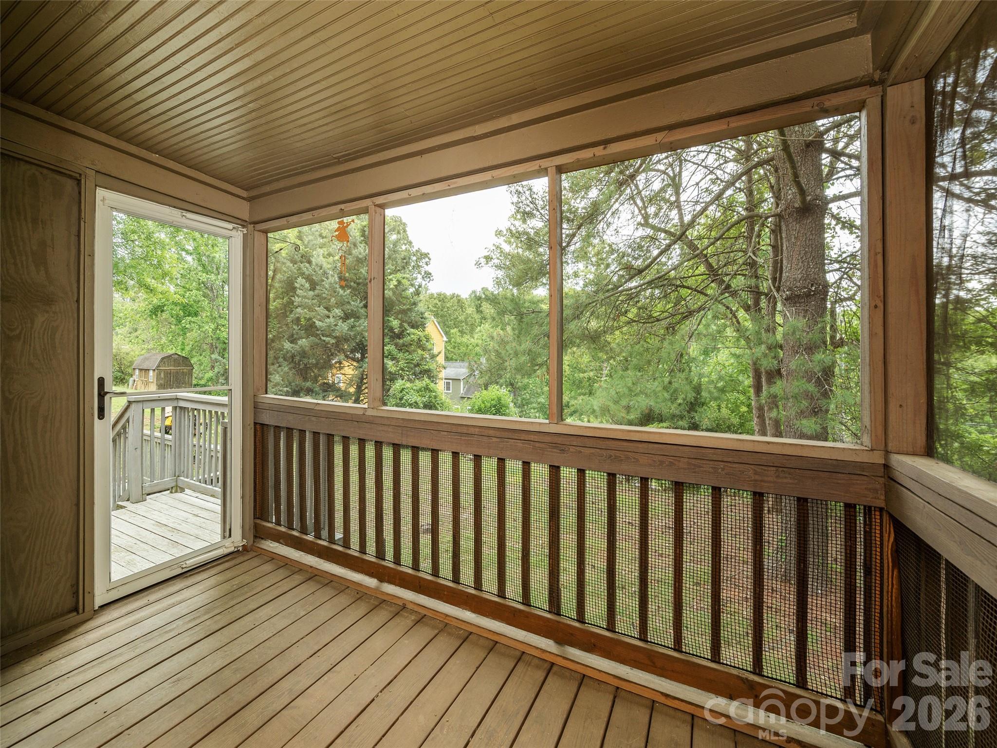115 Oakland Road — Asheville