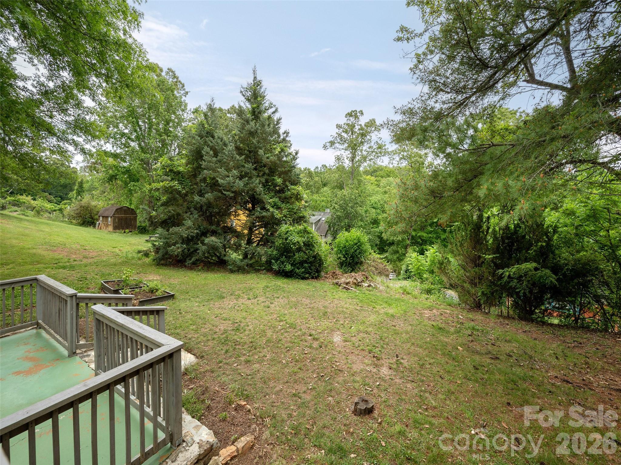 115 Oakland Road — Asheville