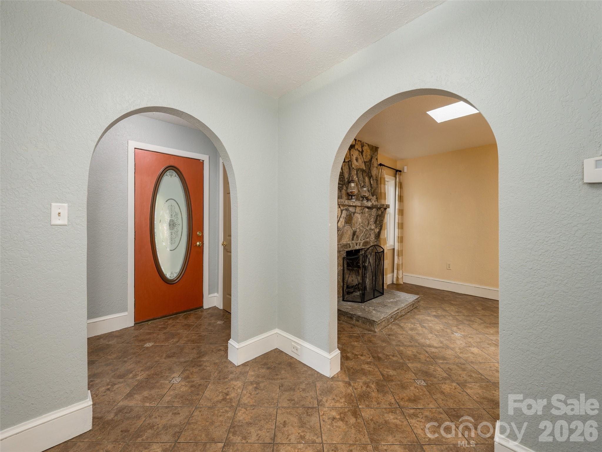 115 Oakland Road — Asheville