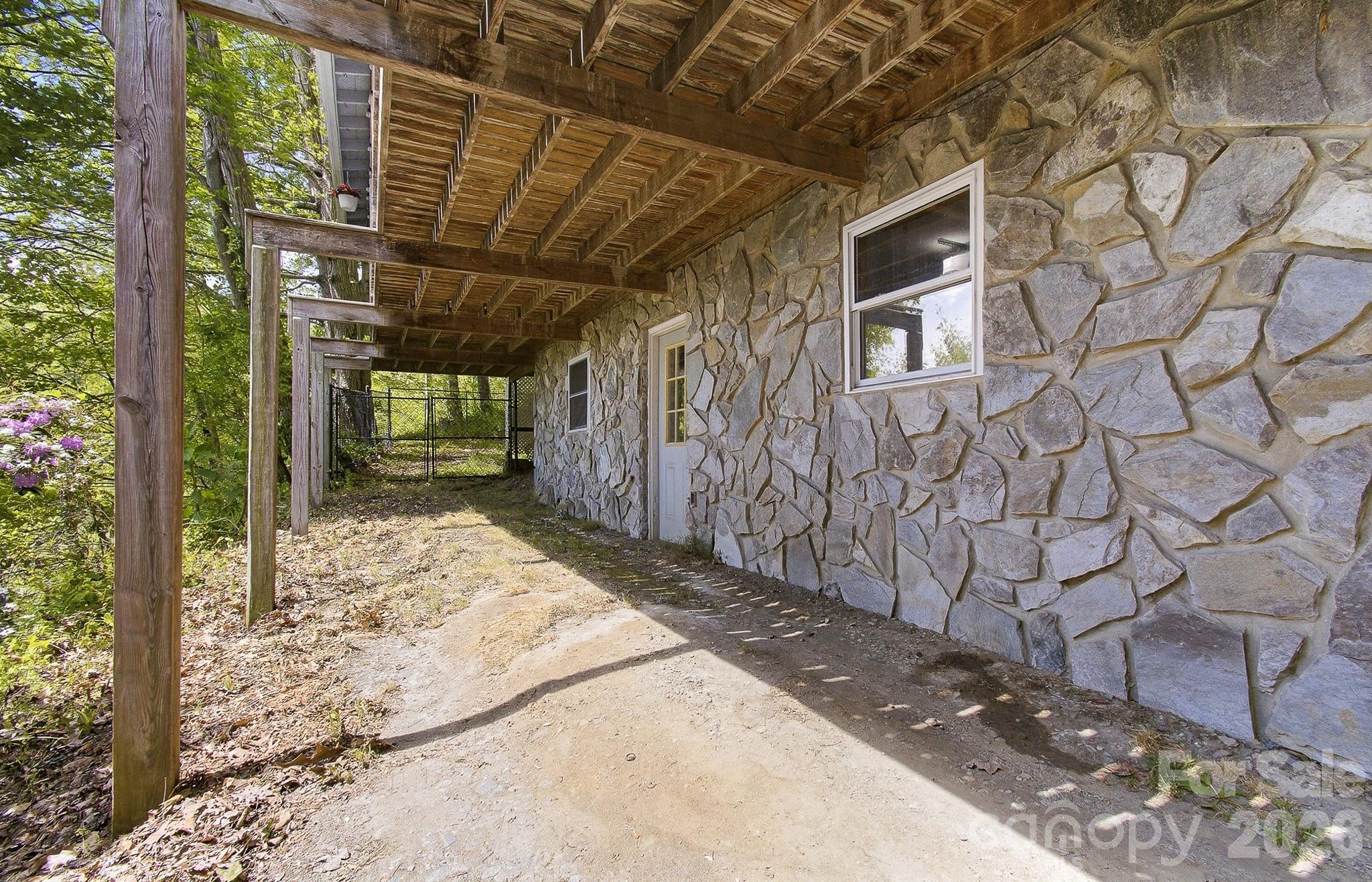 2131 Coleman Mountain Road — Waynesville