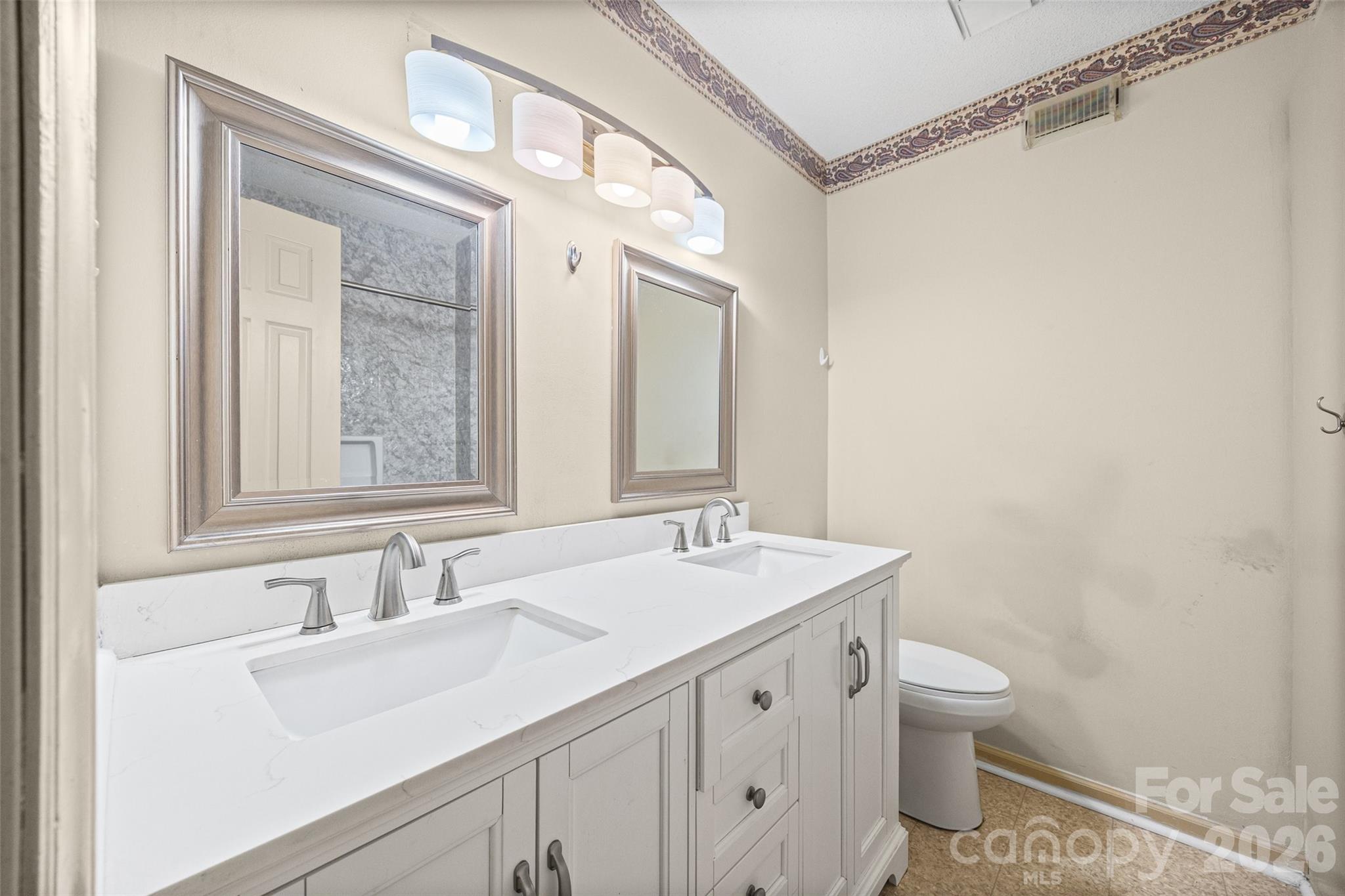 161 Shadow Lakes Drive — Clover