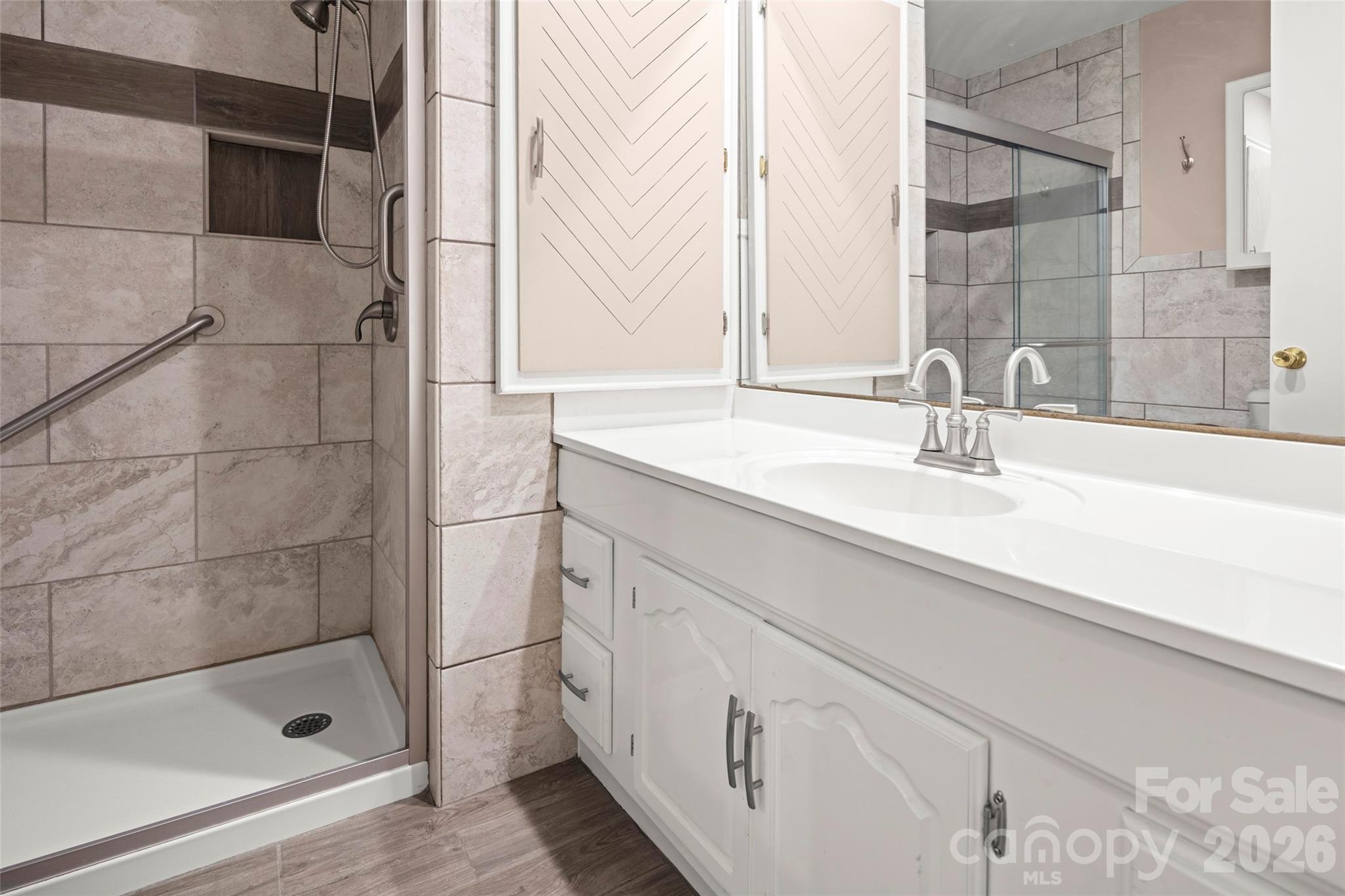 83 Honeysuckle Lane — Burnsville