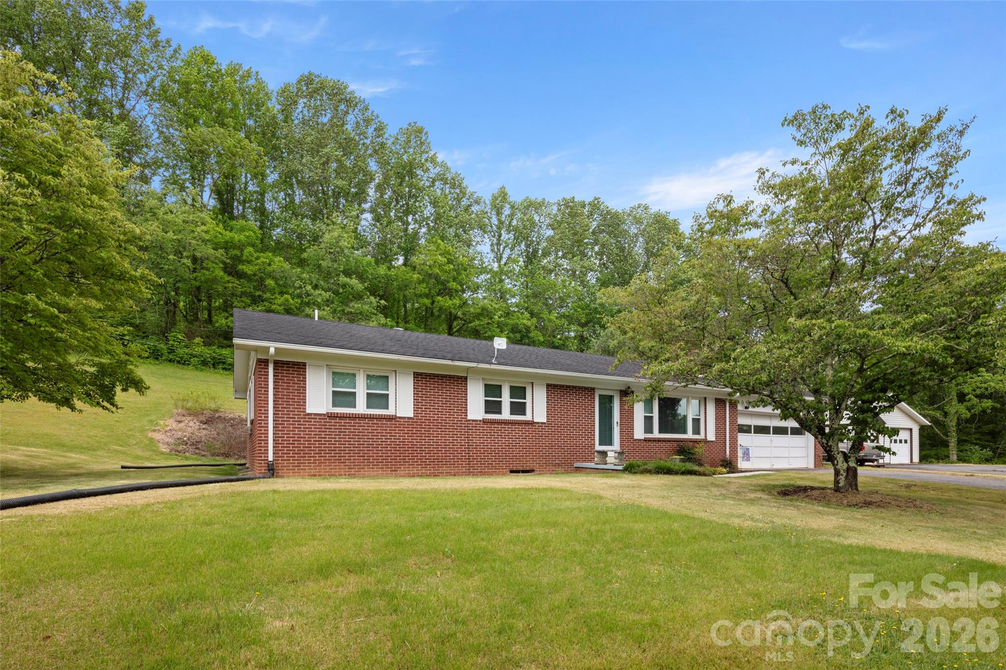 83 Honeysuckle Lane — Burnsville
