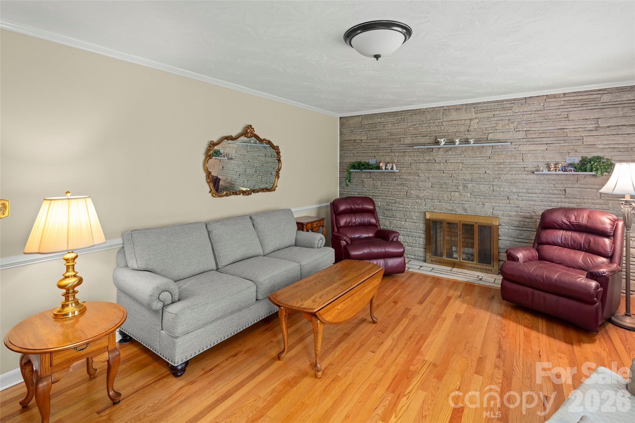83 Honeysuckle Lane — Burnsville