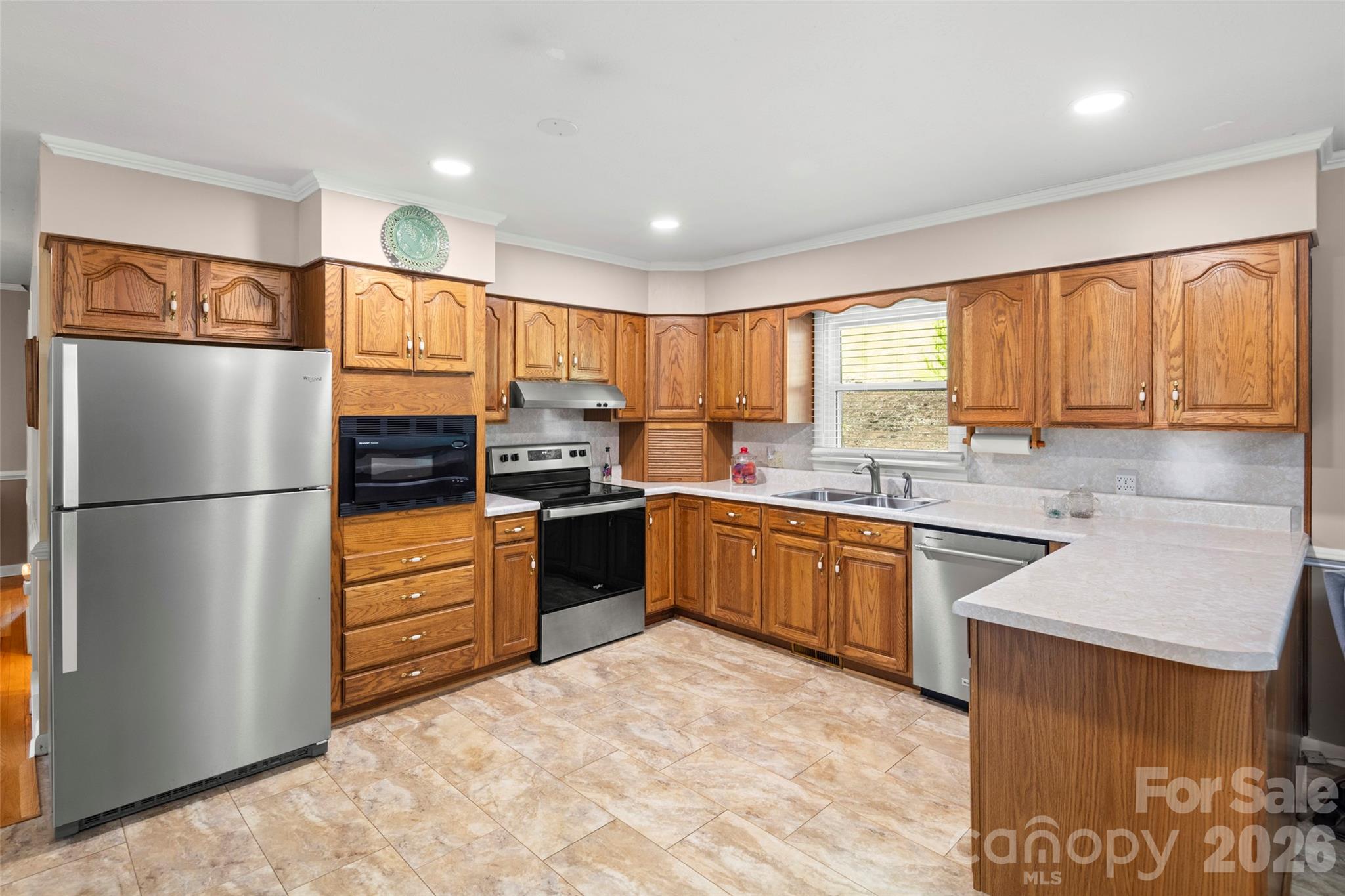 83 Honeysuckle Lane — Burnsville