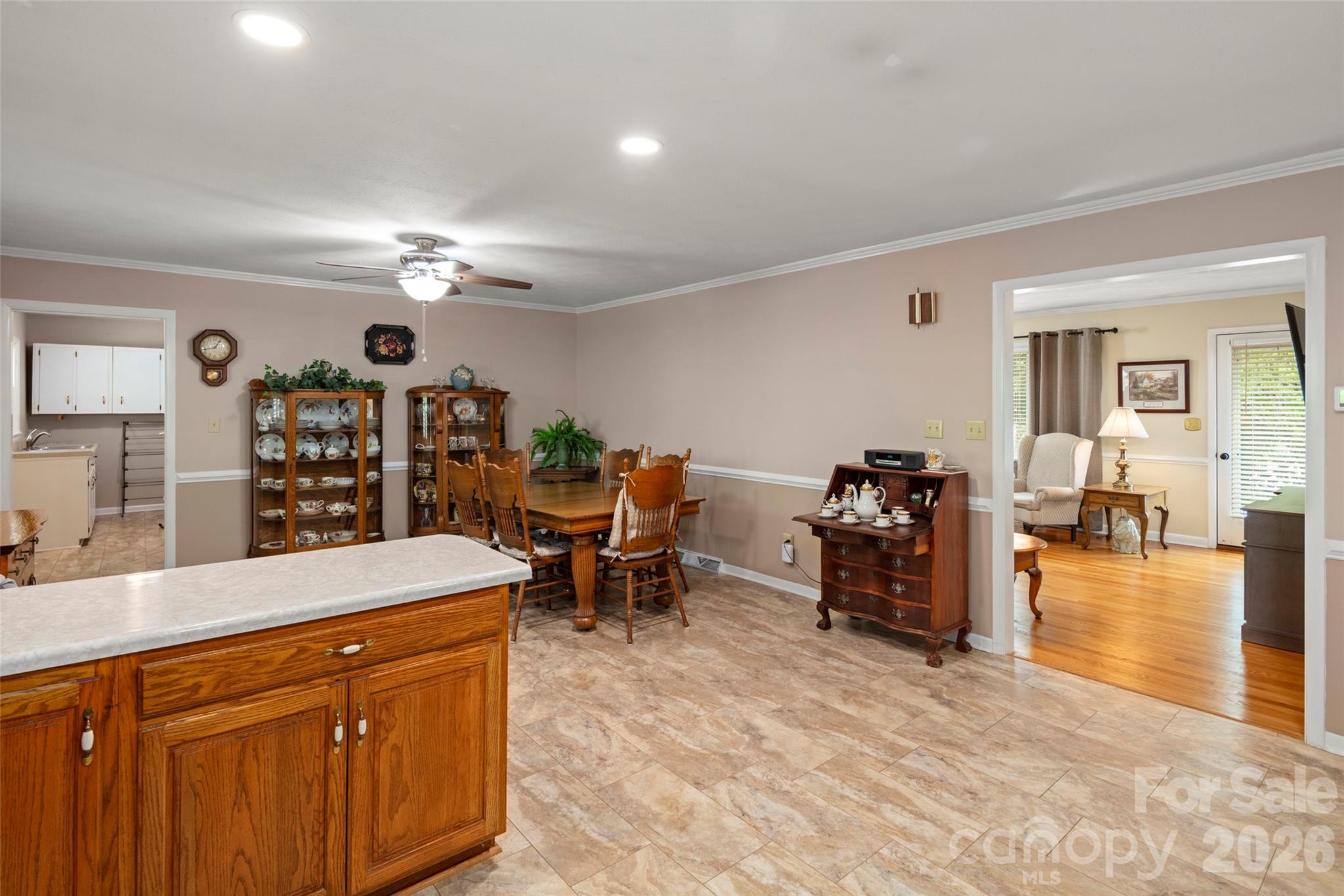 83 Honeysuckle Lane — Burnsville