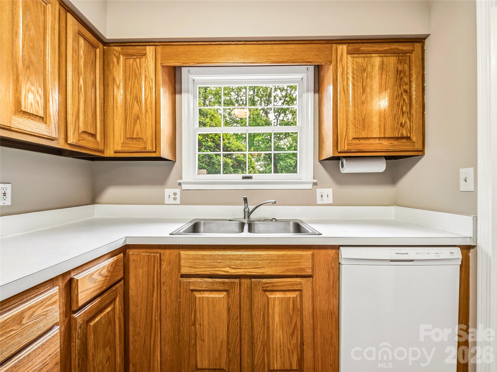 1409 Kensington Road #B6 — Hendersonville