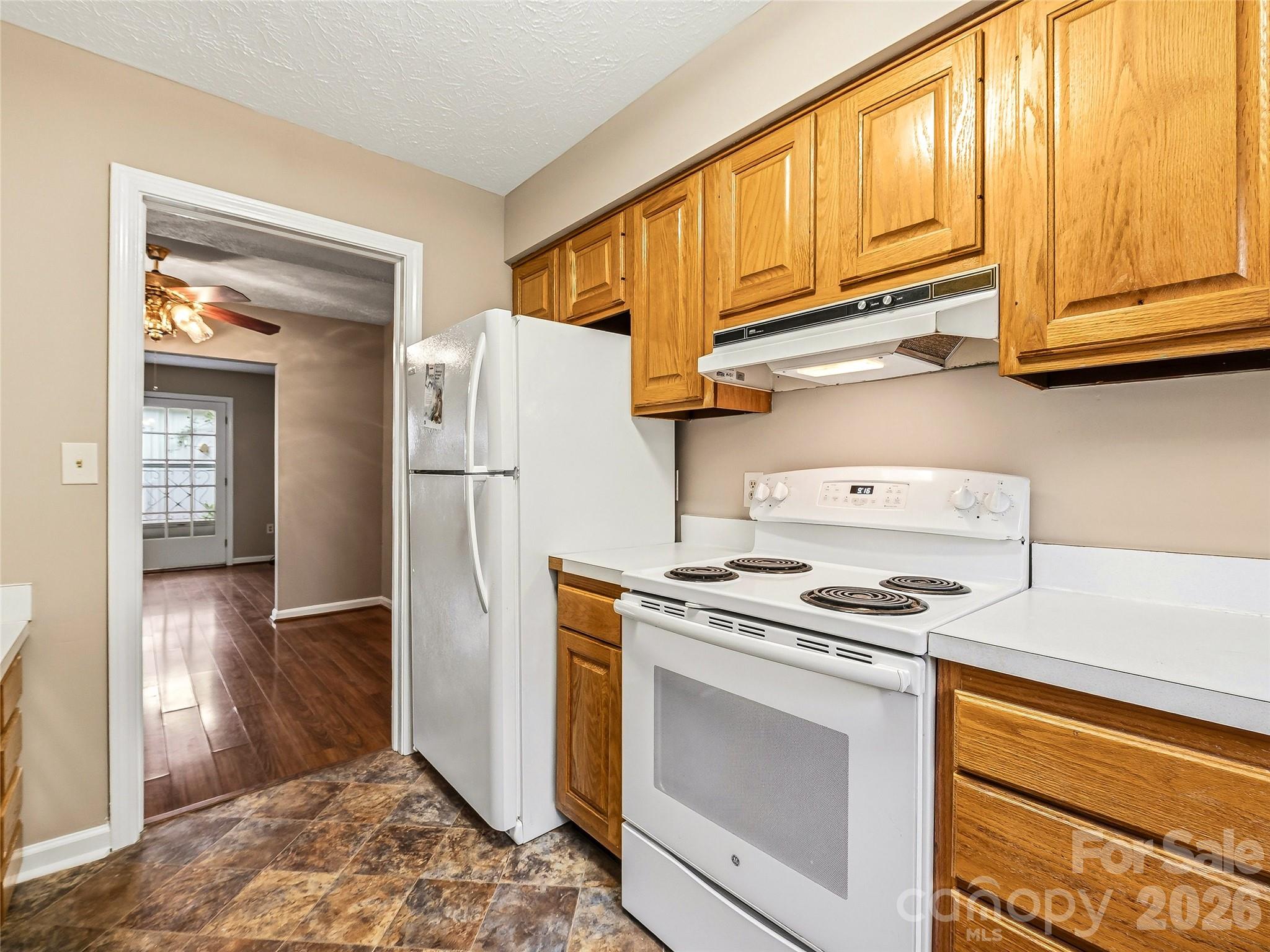 1409 Kensington Road #B6 — Hendersonville