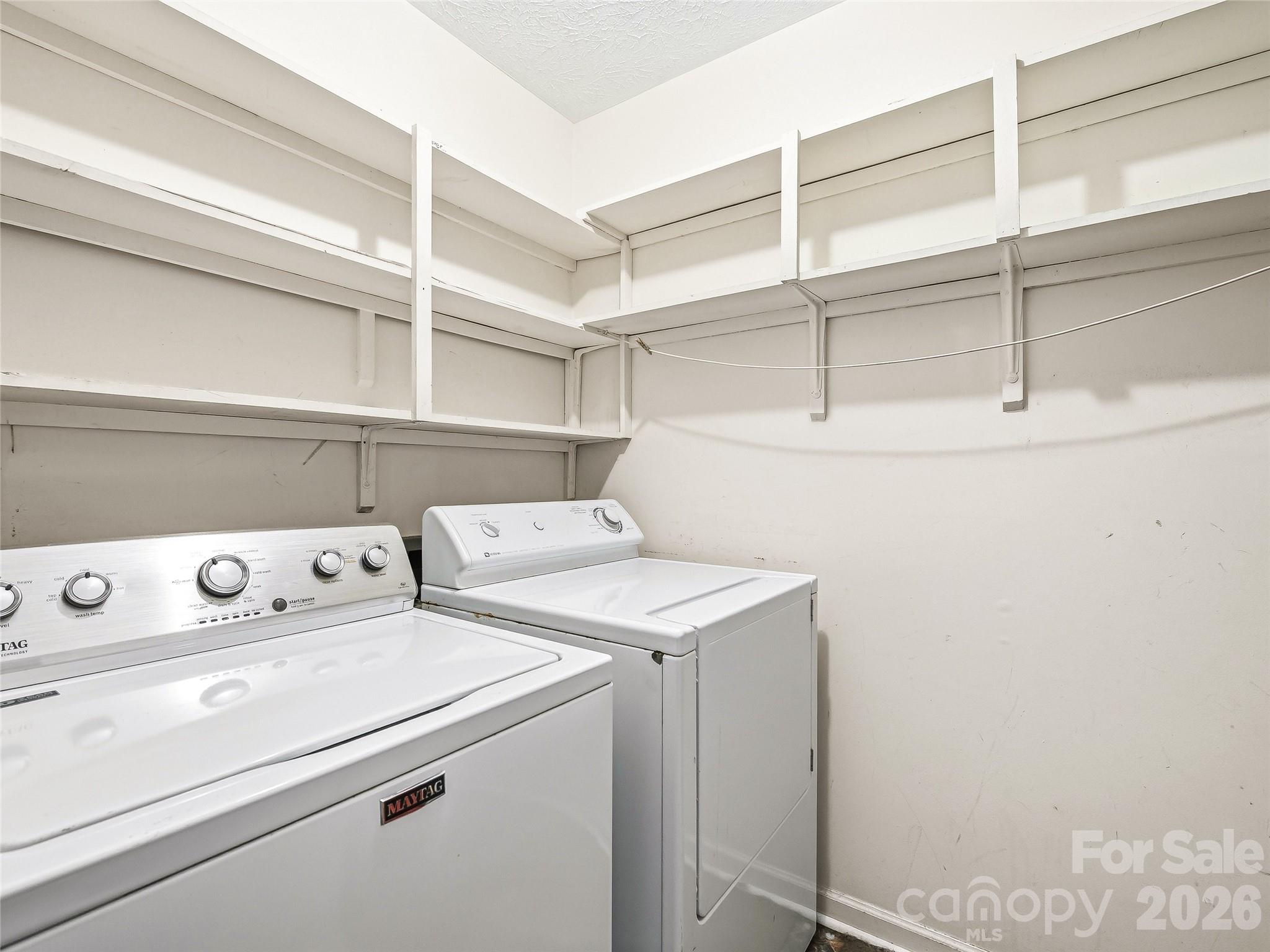 1409 Kensington Road #B6 — Hendersonville