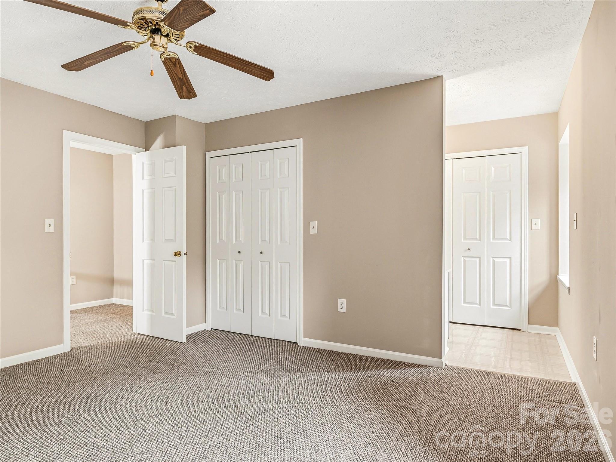 1409 Kensington Road #B6 — Hendersonville