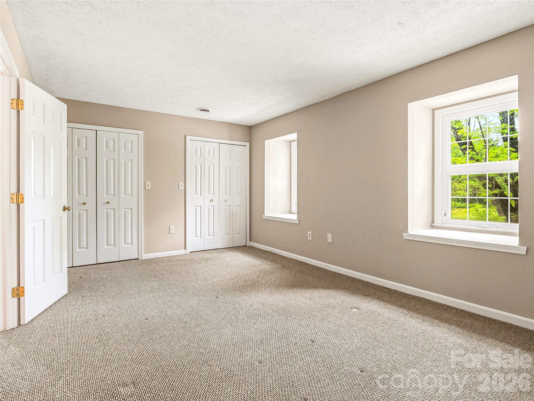 1409 Kensington Road #B6 — Hendersonville