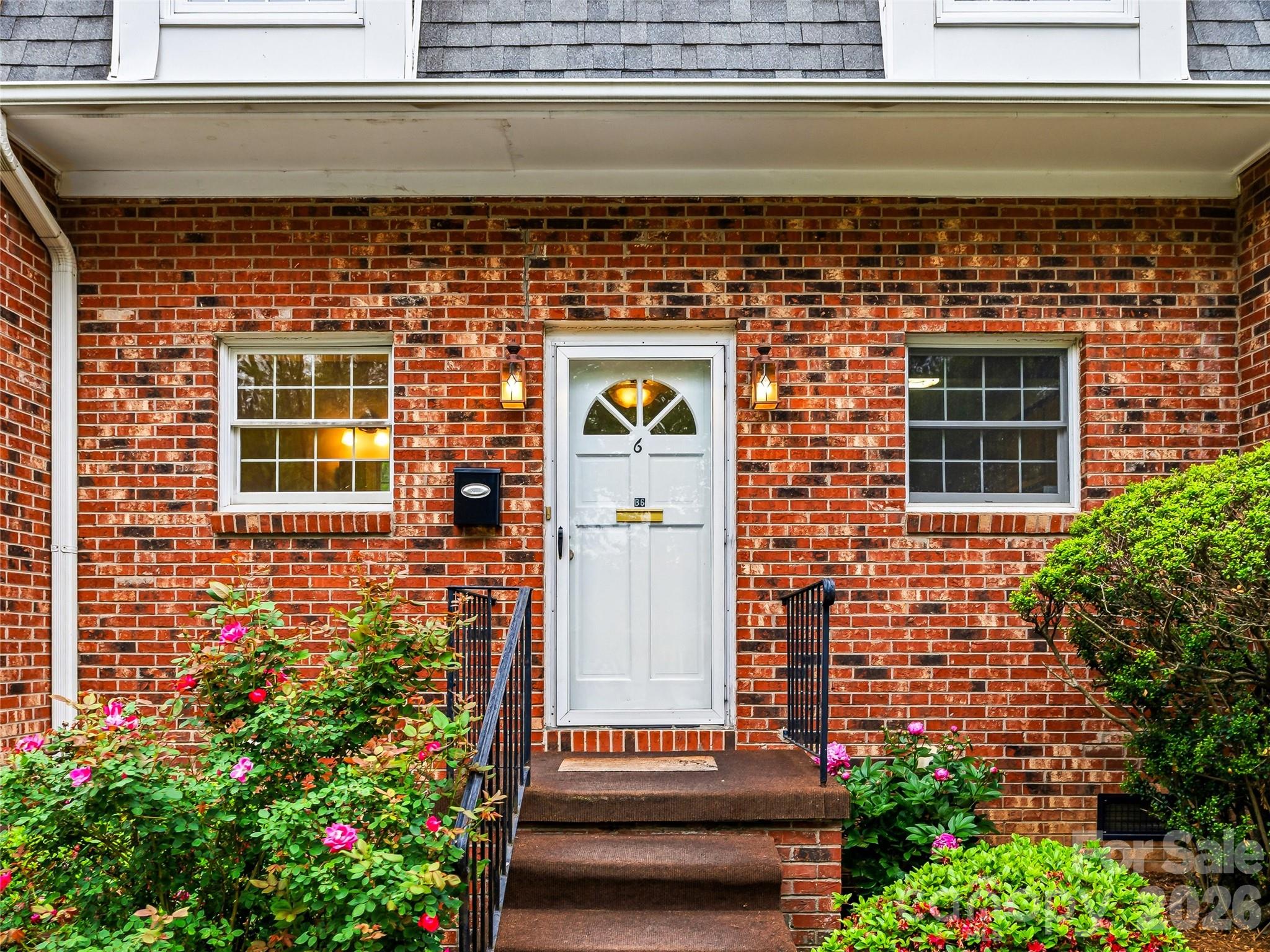 1409 Kensington Road #B6 — Hendersonville