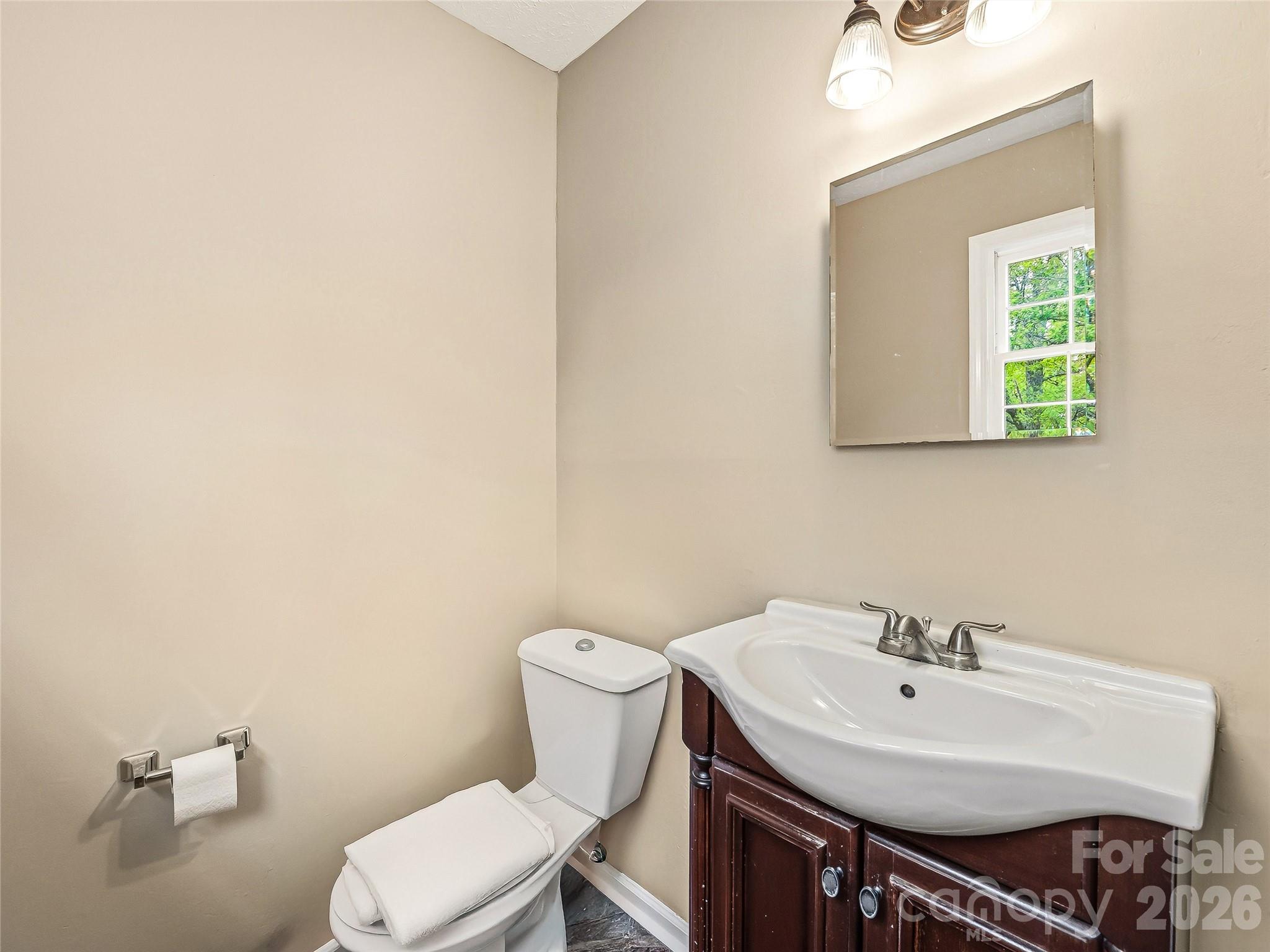 1409 Kensington Road #B6 — Hendersonville