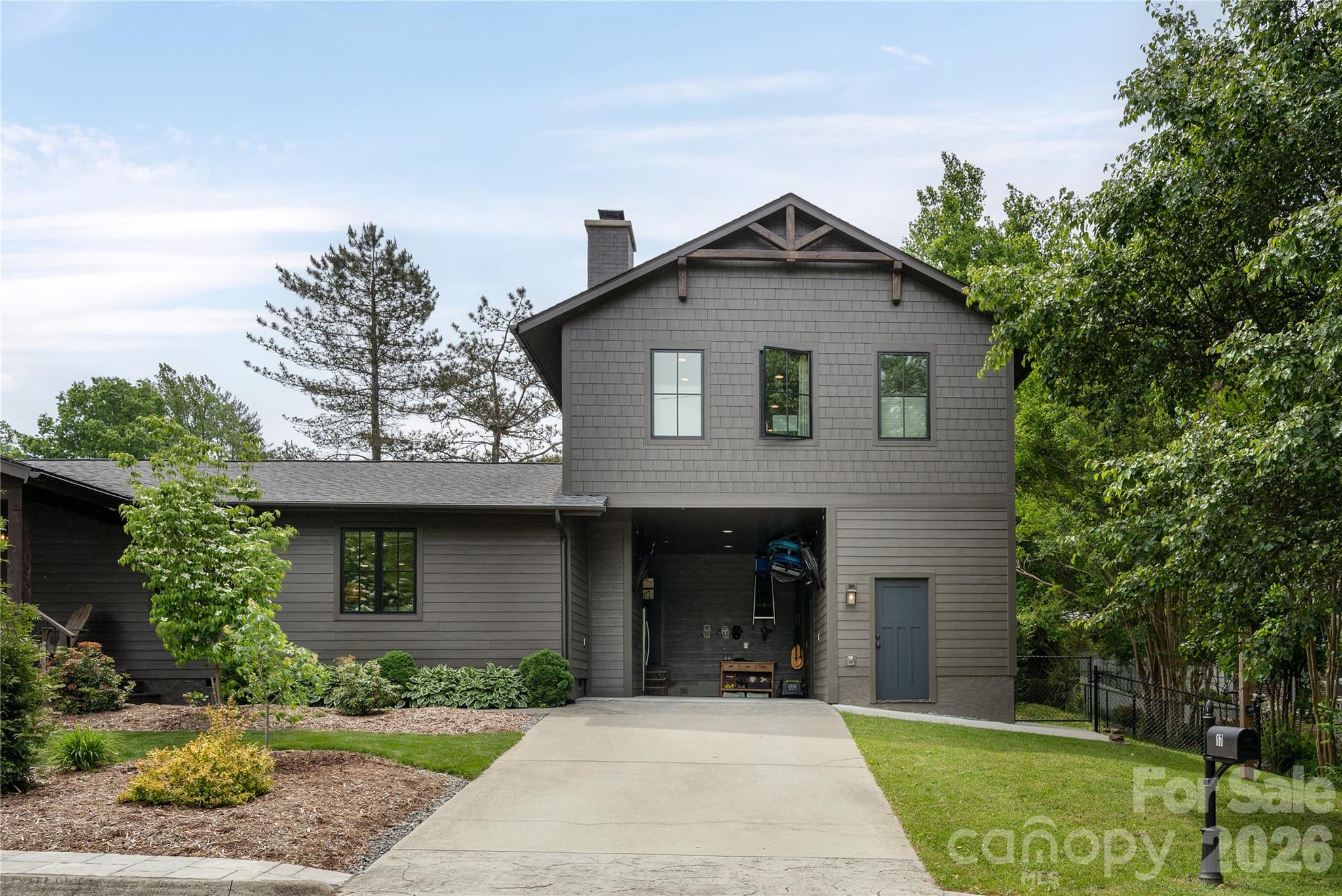 17 Grove Street — Brevard