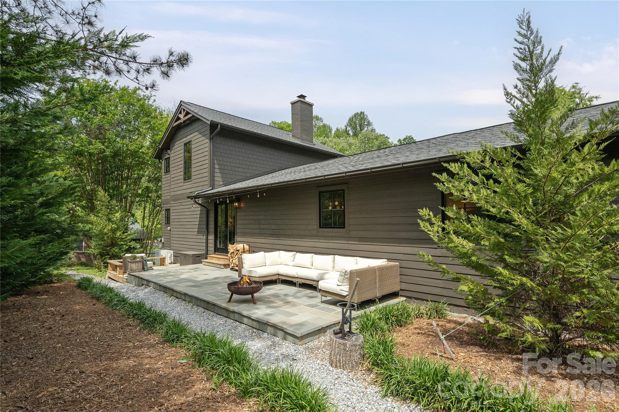 17 Grove Street — Brevard
