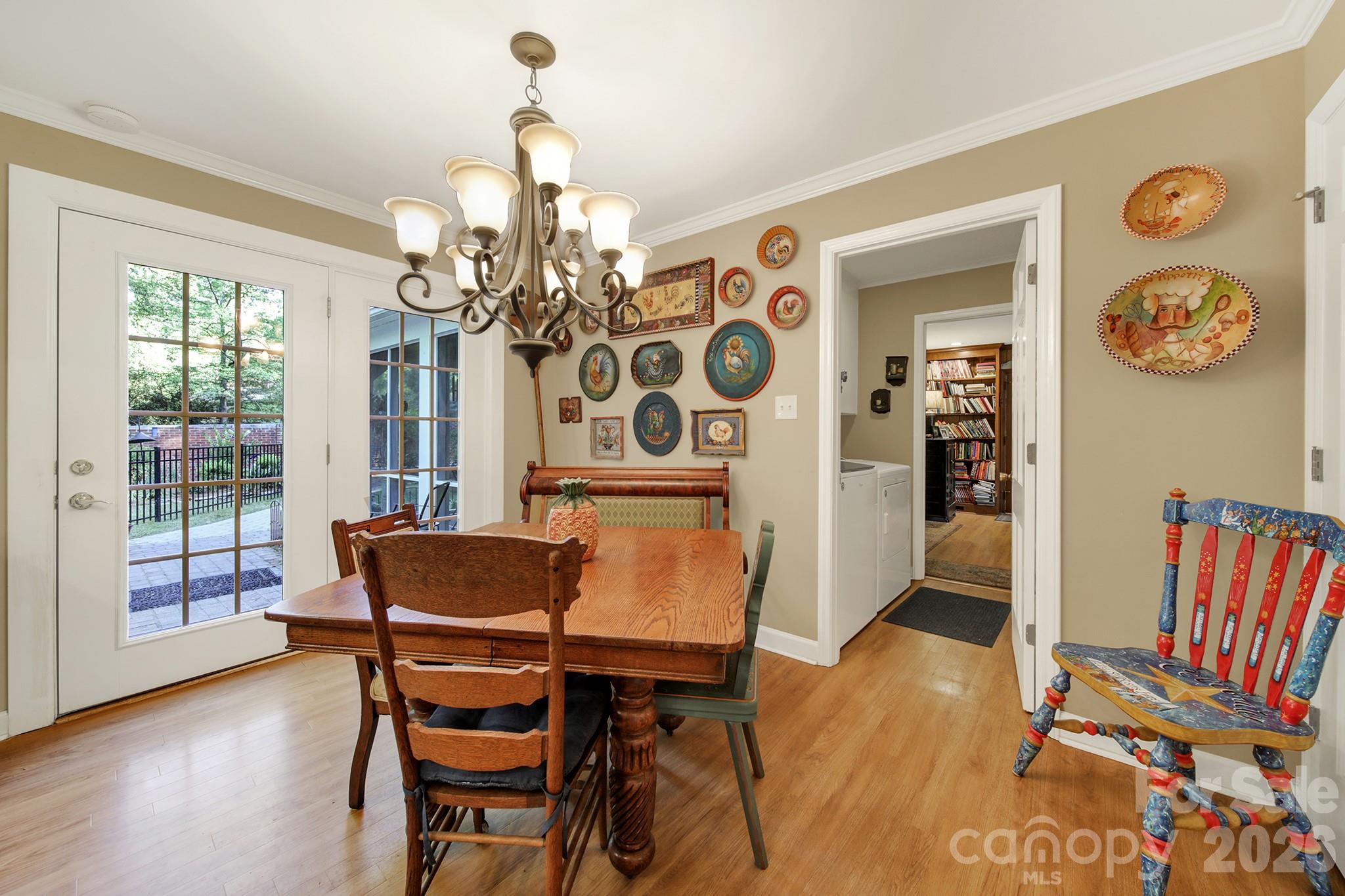 537 Briarwood Road — Lancaster