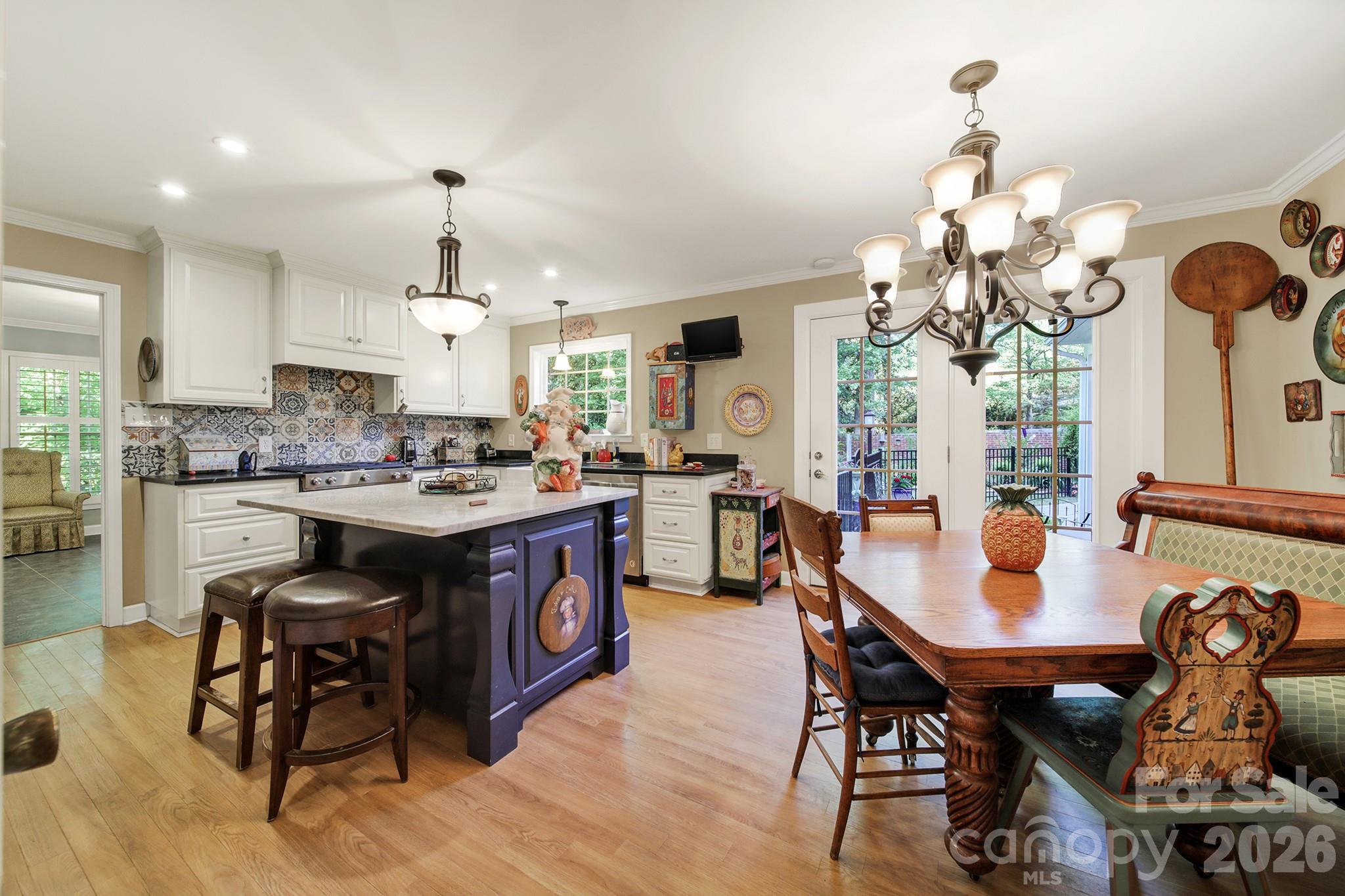 537 Briarwood Road — Lancaster