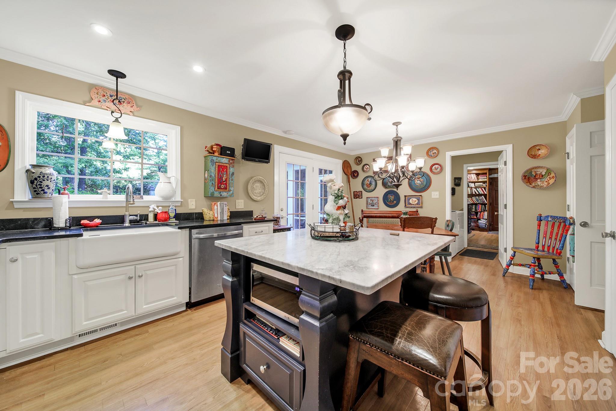 537 Briarwood Road — Lancaster