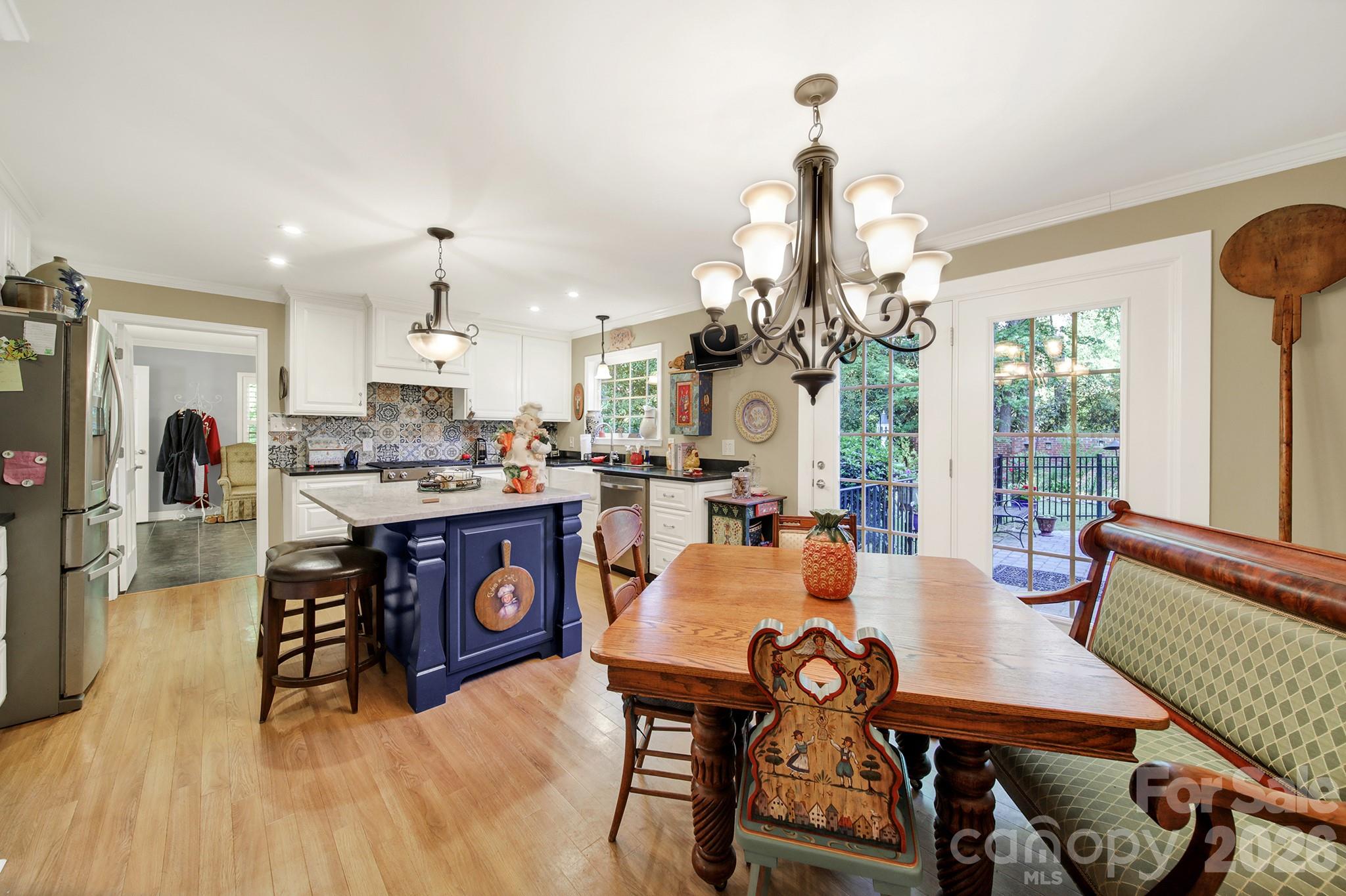 537 Briarwood Road — Lancaster