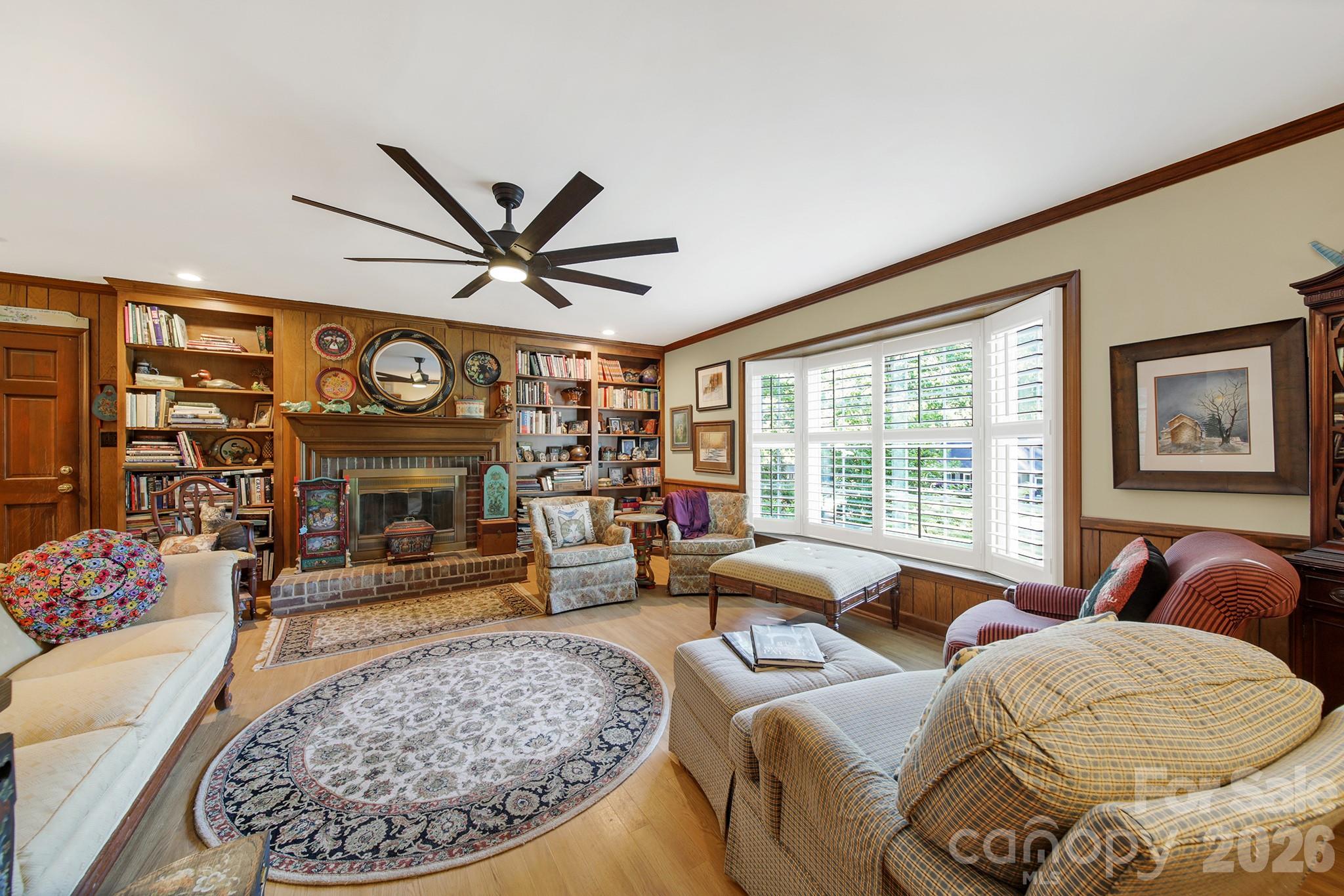 537 Briarwood Road — Lancaster