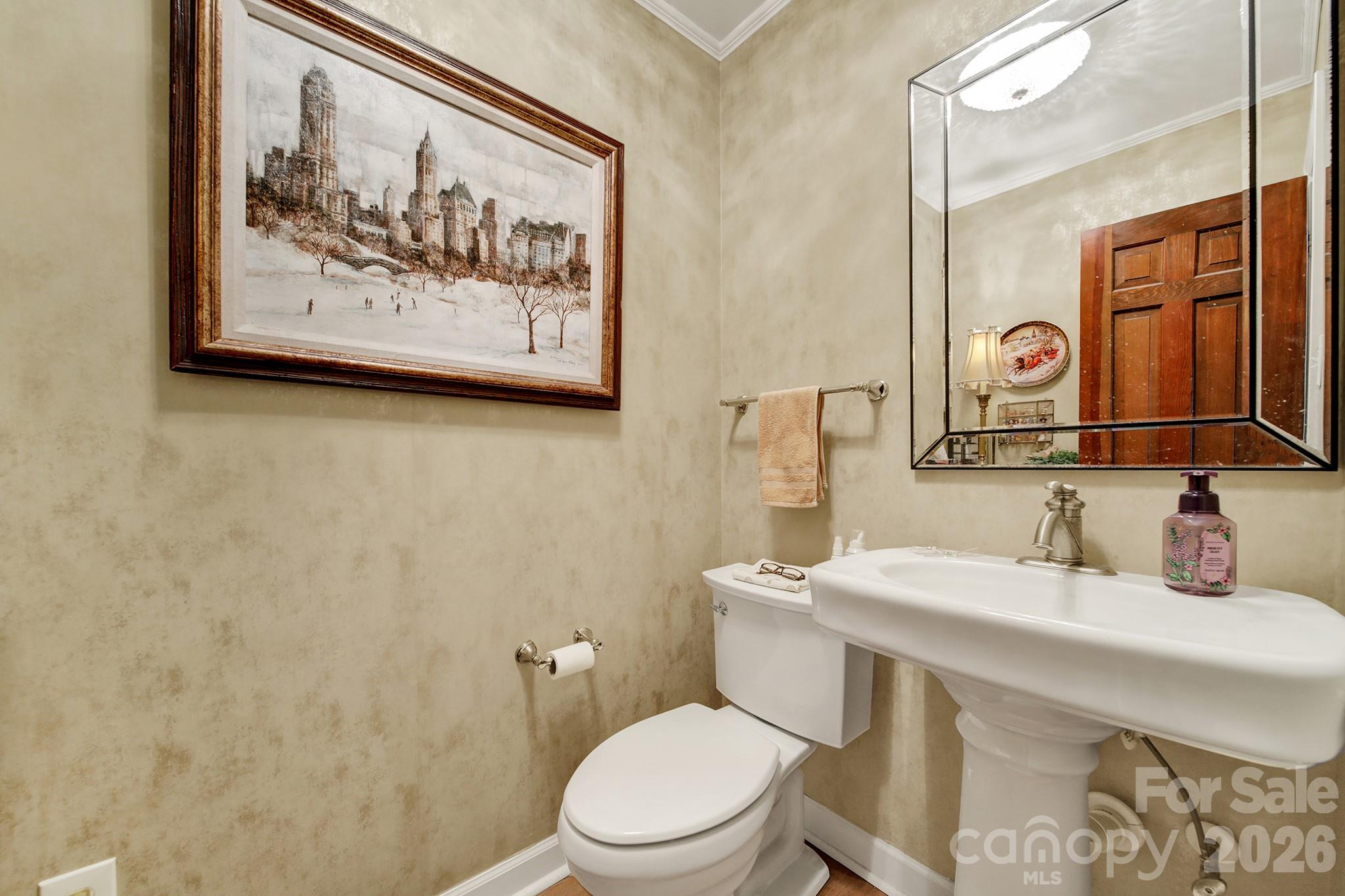 537 Briarwood Road — Lancaster
