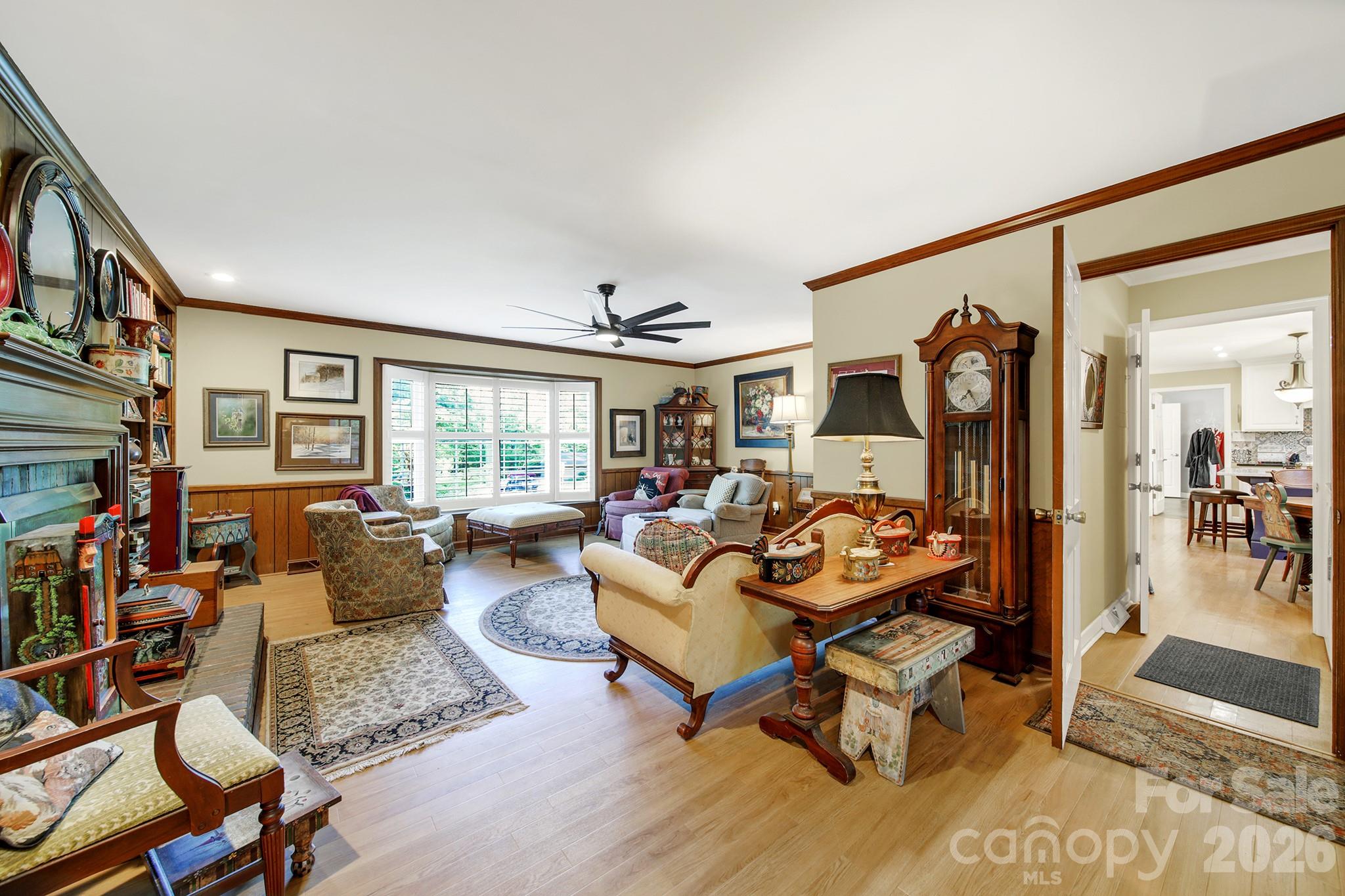 537 Briarwood Road — Lancaster