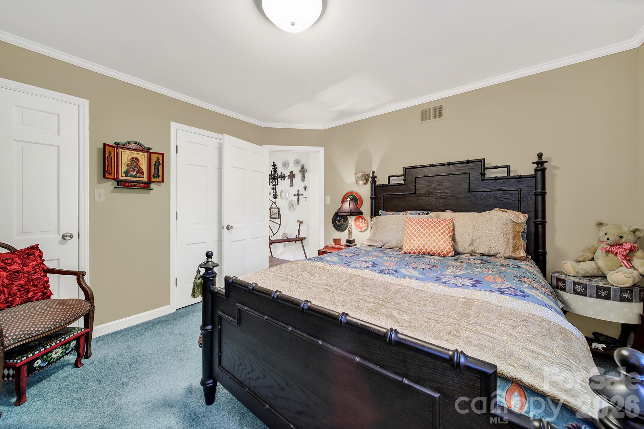 537 Briarwood Road — Lancaster