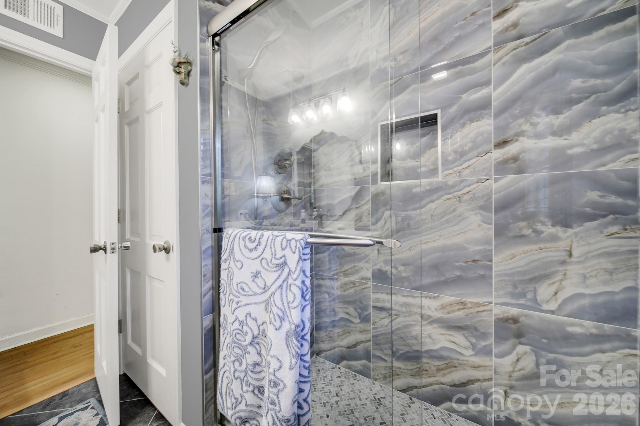 537 Briarwood Road — Lancaster