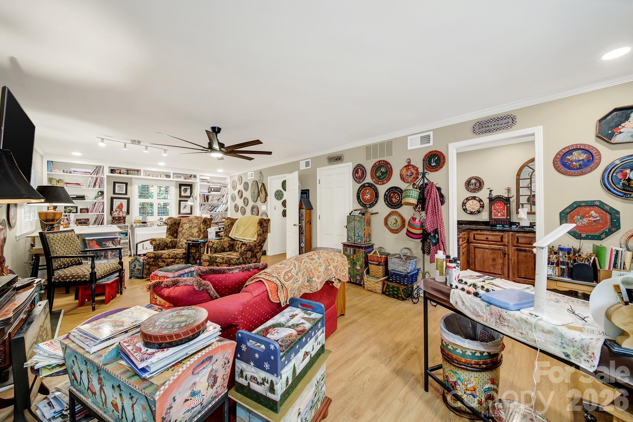 537 Briarwood Road — Lancaster