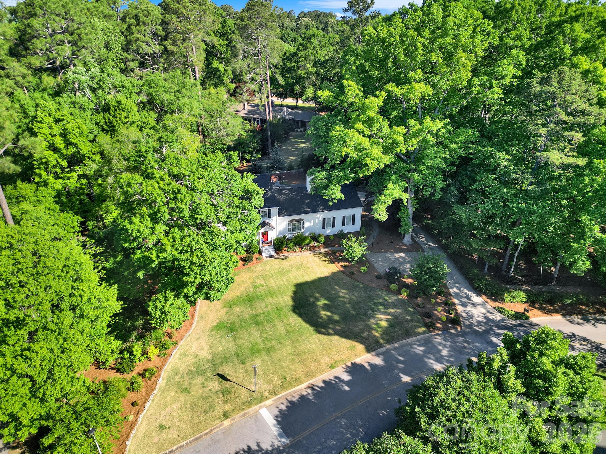 537 Briarwood Road — Lancaster