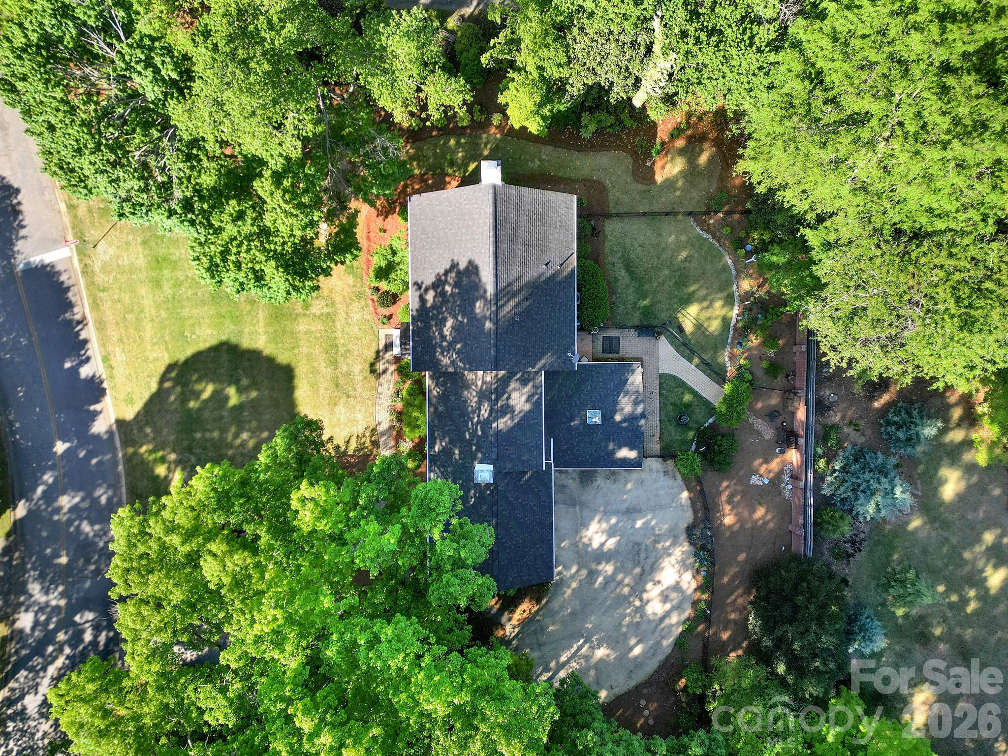 537 Briarwood Road — Lancaster