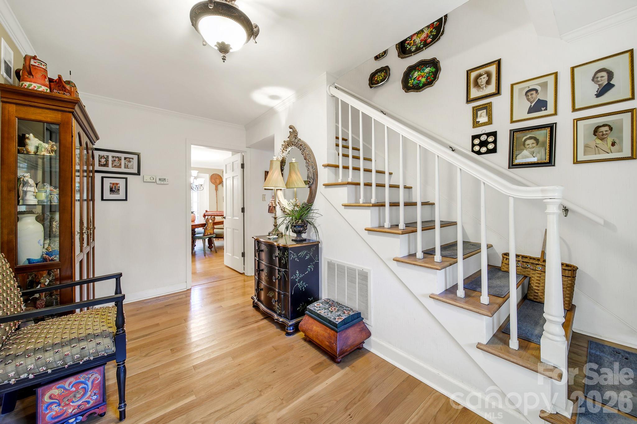 537 Briarwood Road — Lancaster