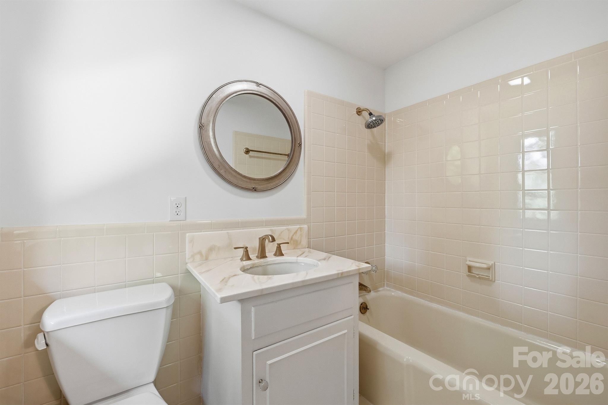 240 36th Avenue Circle NW — Hickory
