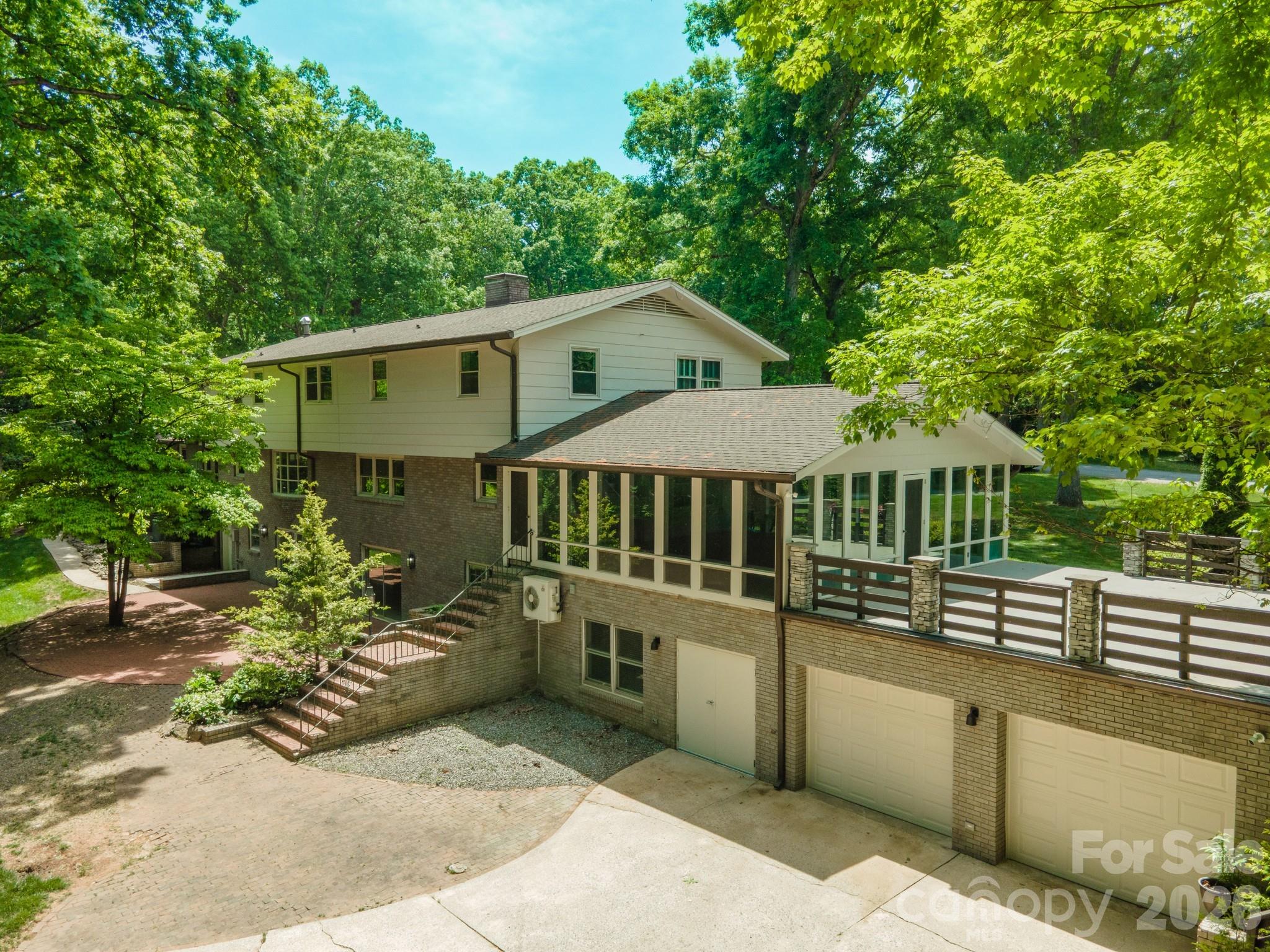 240 36th Avenue Circle NW — Hickory