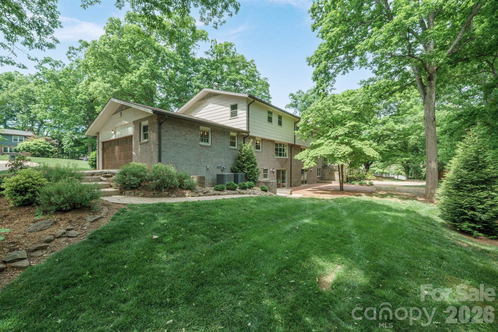 240 36th Avenue Circle NW — Hickory