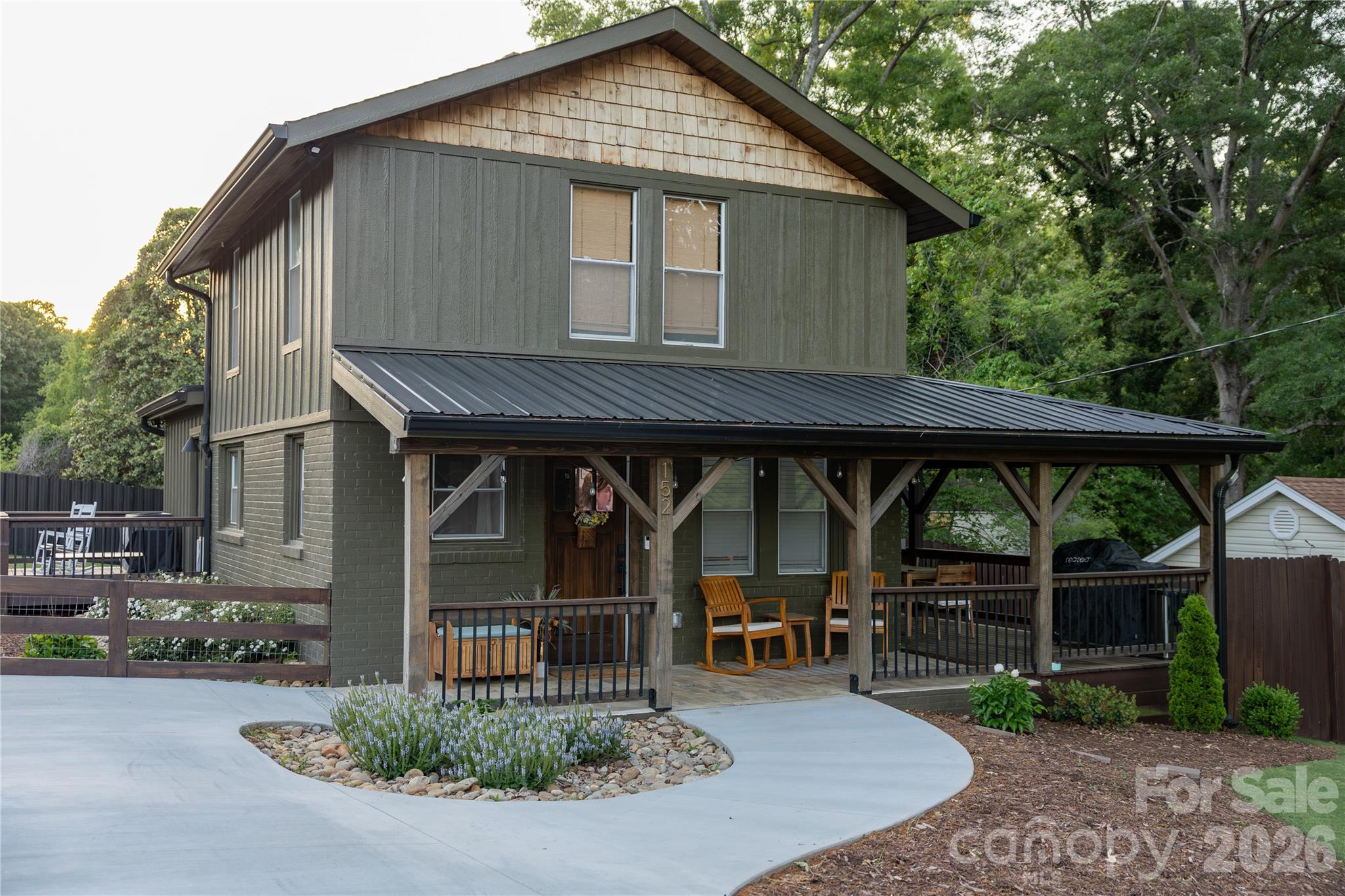 152 Florida Avenue — Forest City
