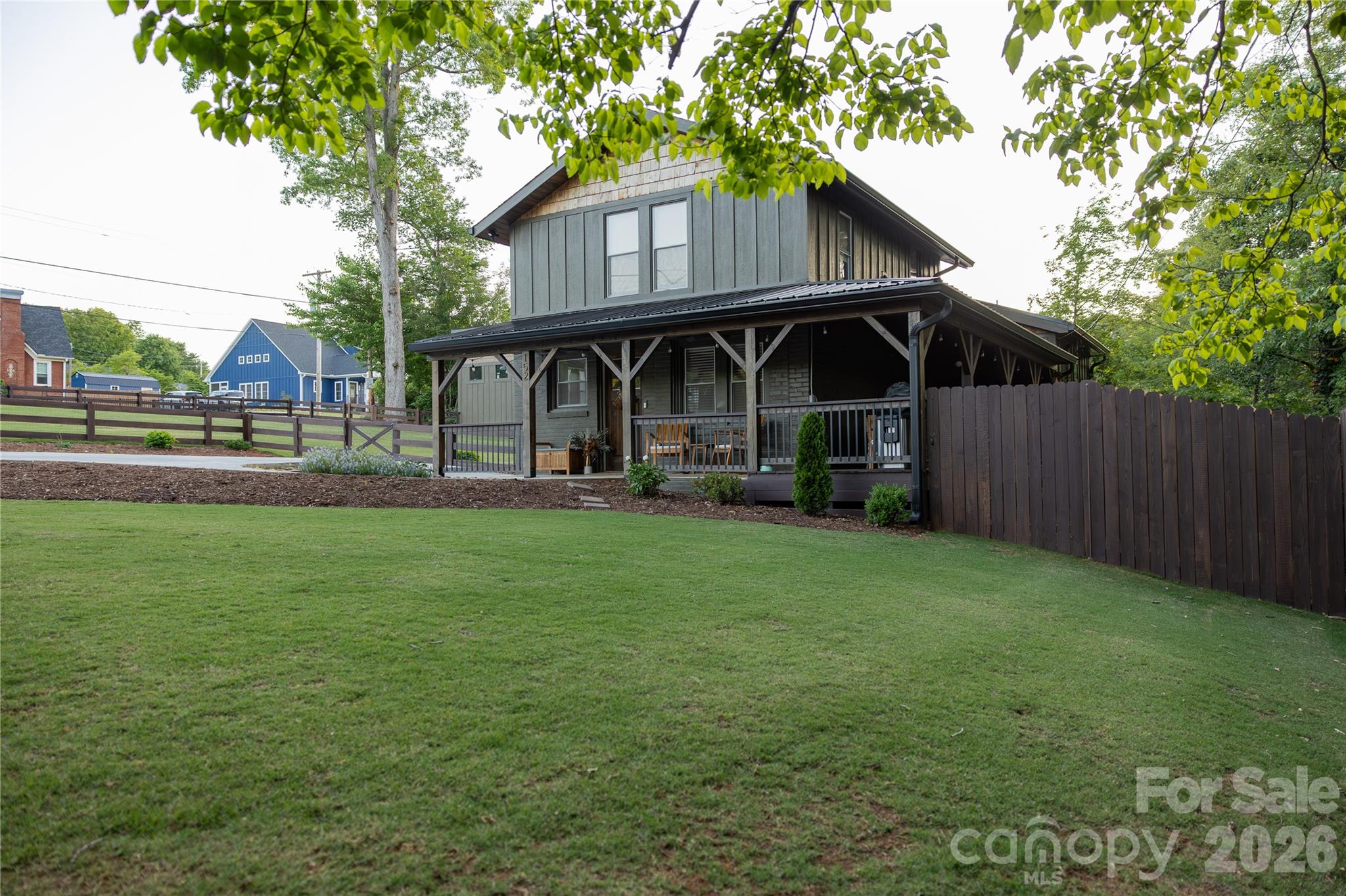 152 Florida Avenue — Forest City