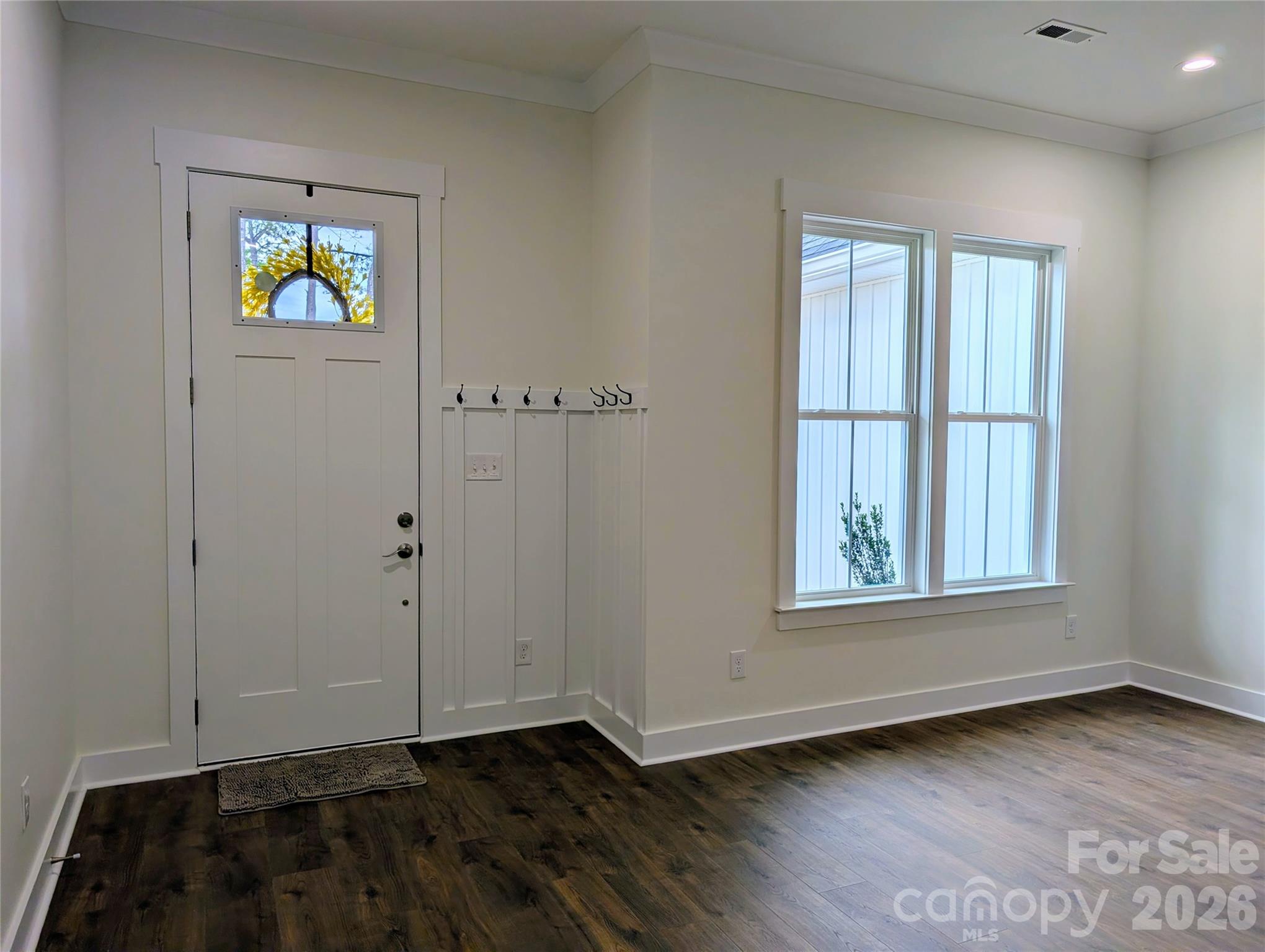 725 Potter Road — Lancaster