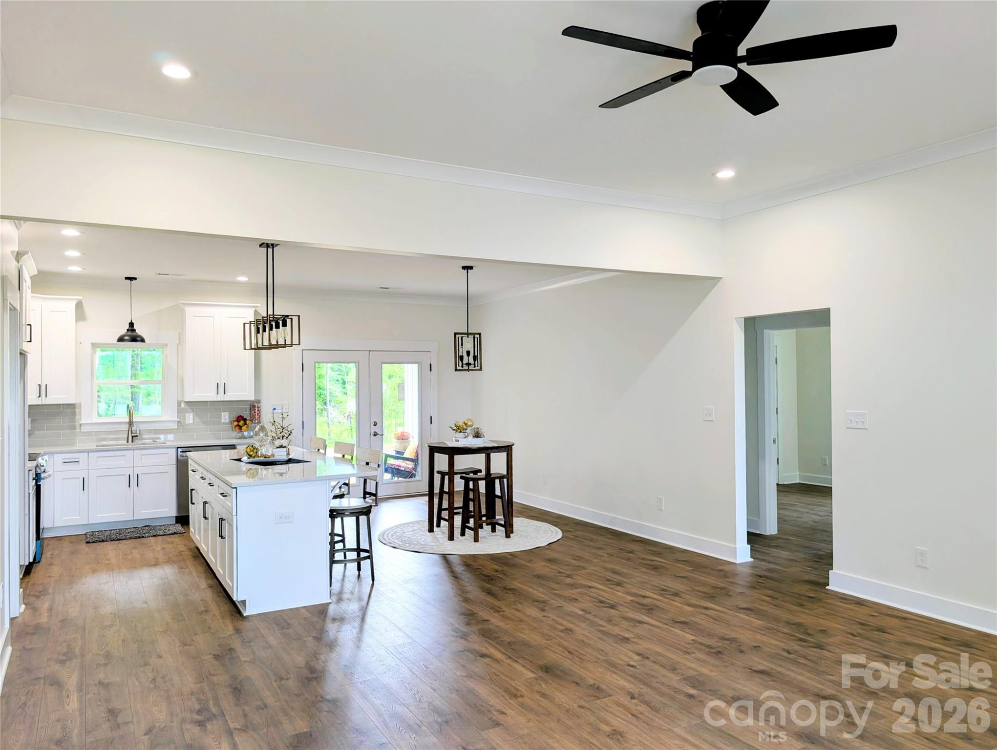 725 Potter Road — Lancaster