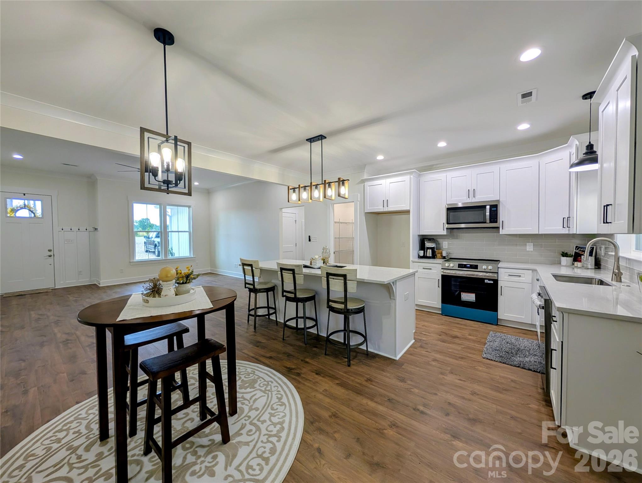 725 Potter Road — Lancaster