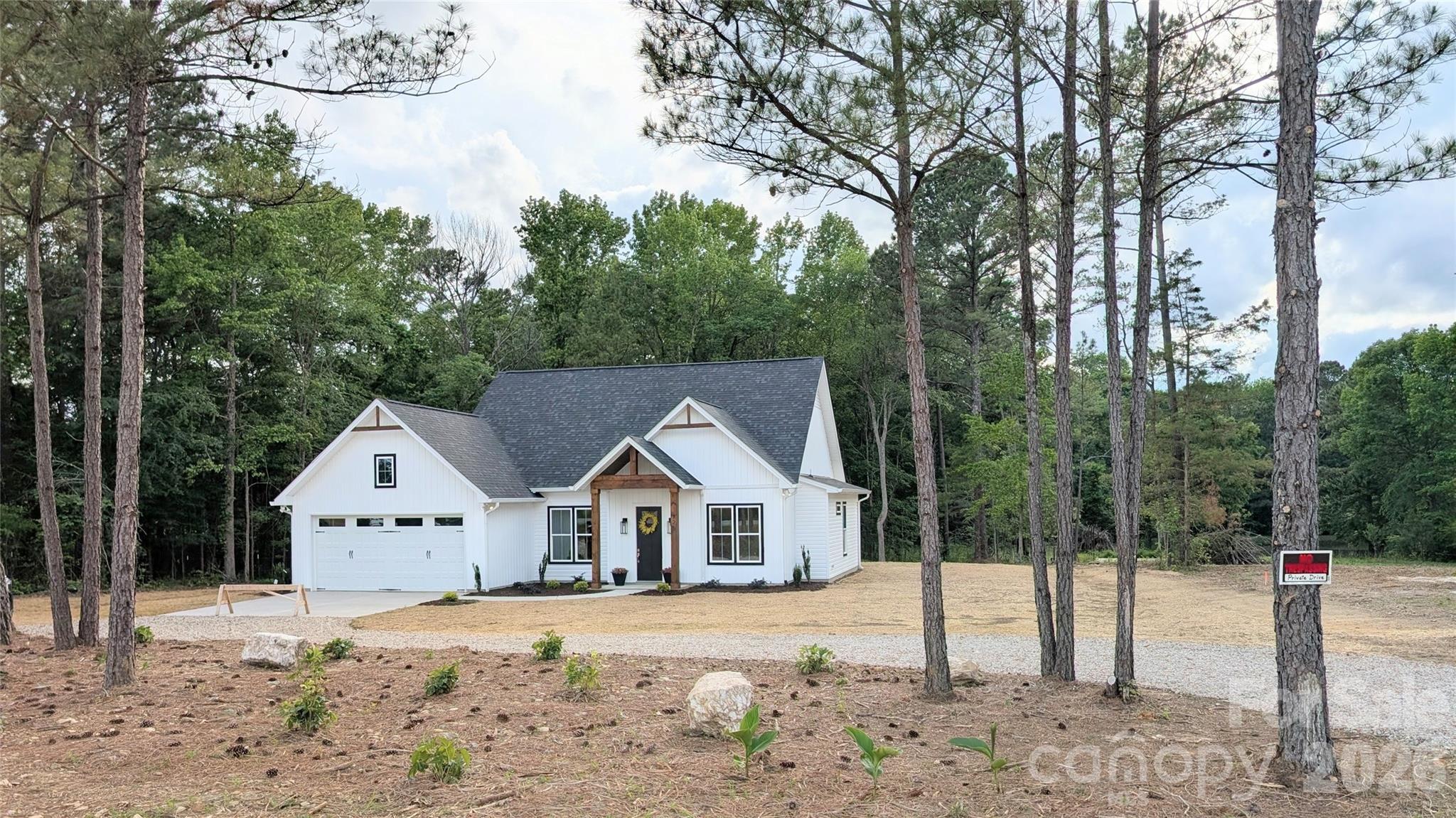 725 Potter Road — Lancaster