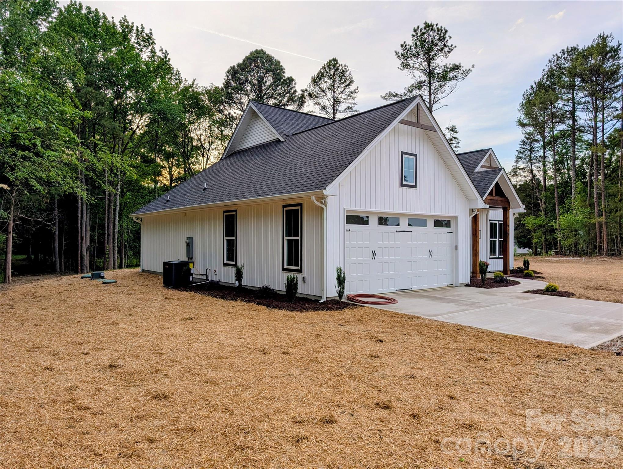 725 Potter Road — Lancaster