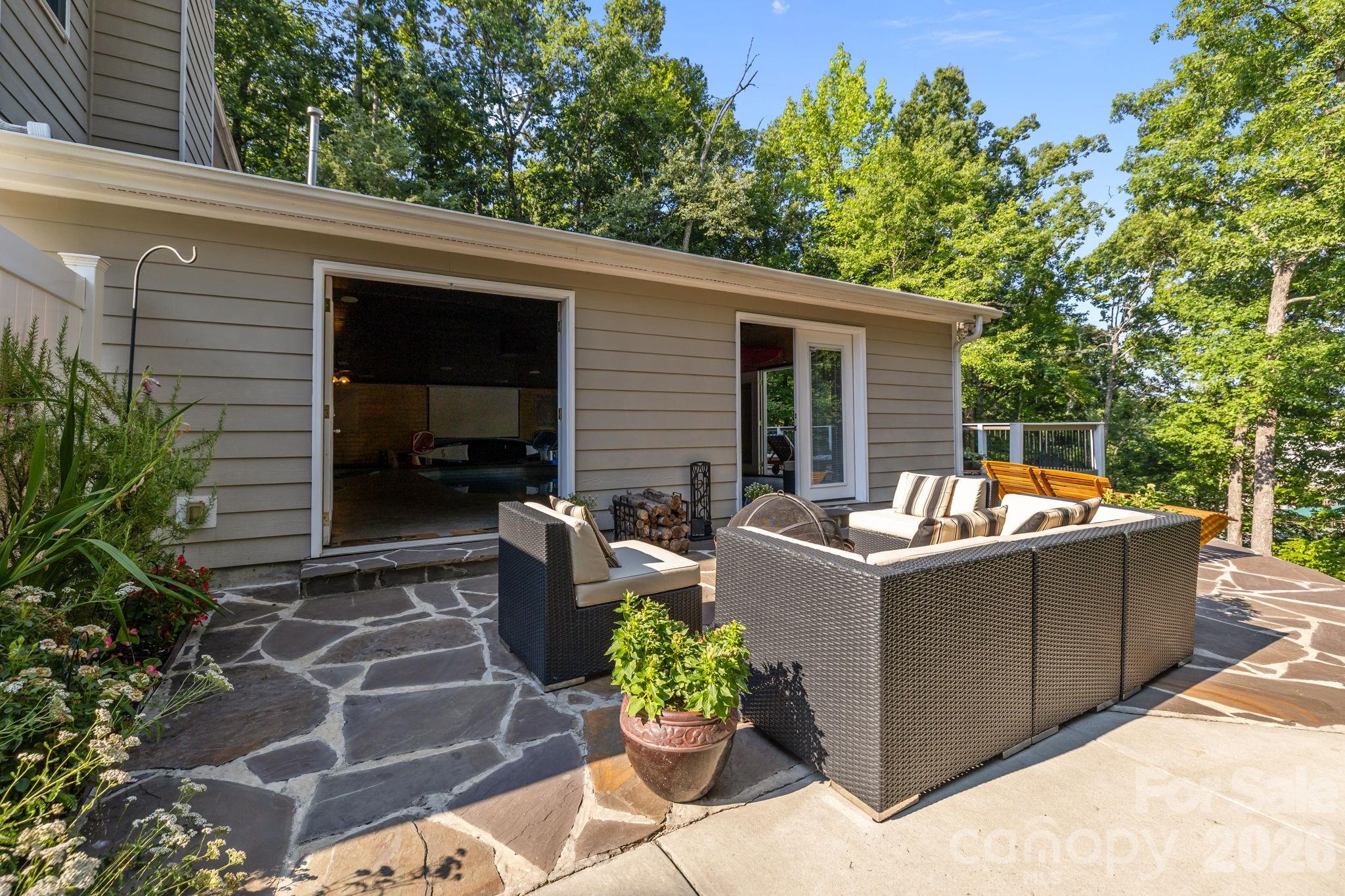 13934 Kings Carriage Lane — Charlotte
