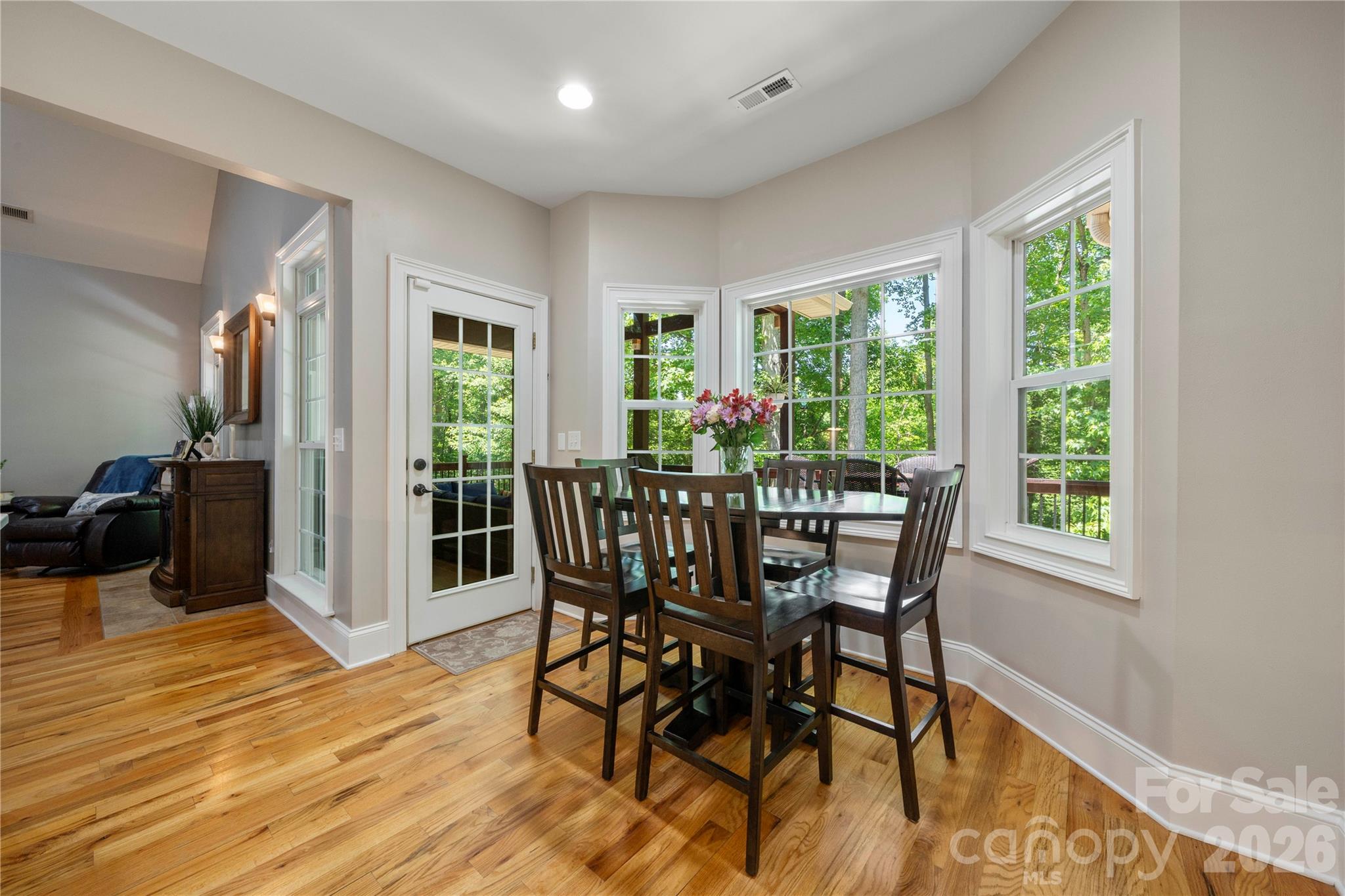 686 White Oaks Road — Mooresville