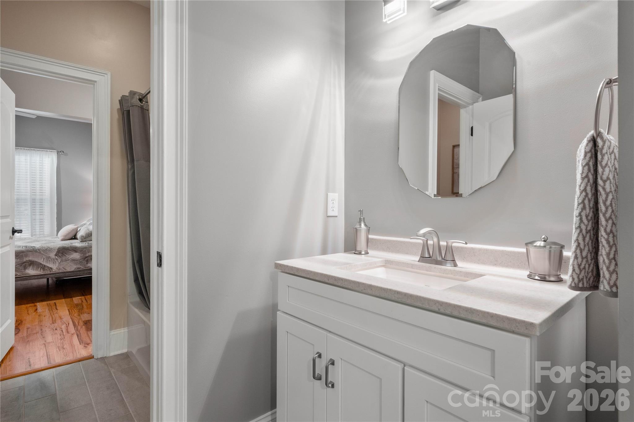 686 White Oaks Road — Mooresville