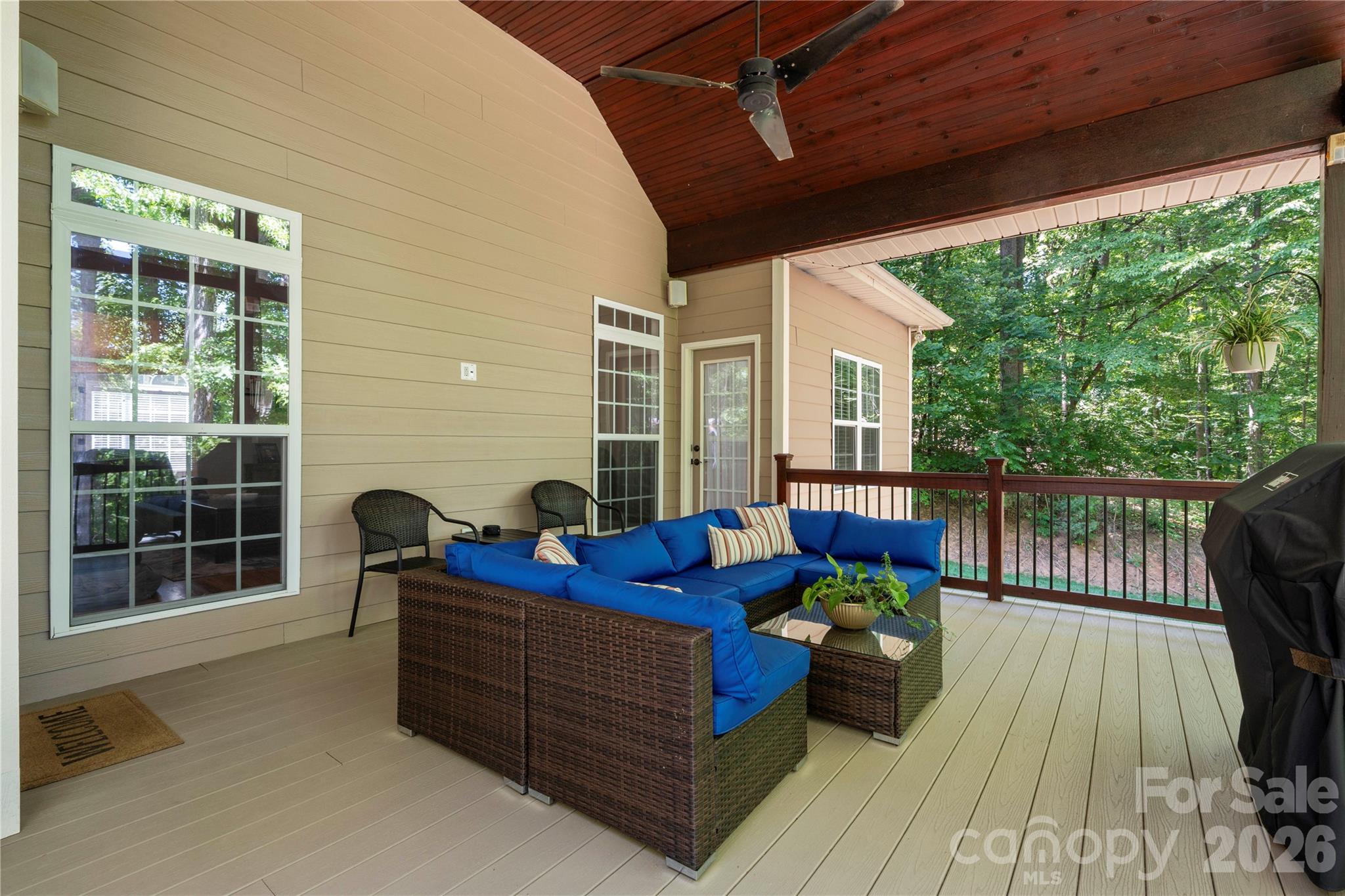 686 White Oaks Road — Mooresville