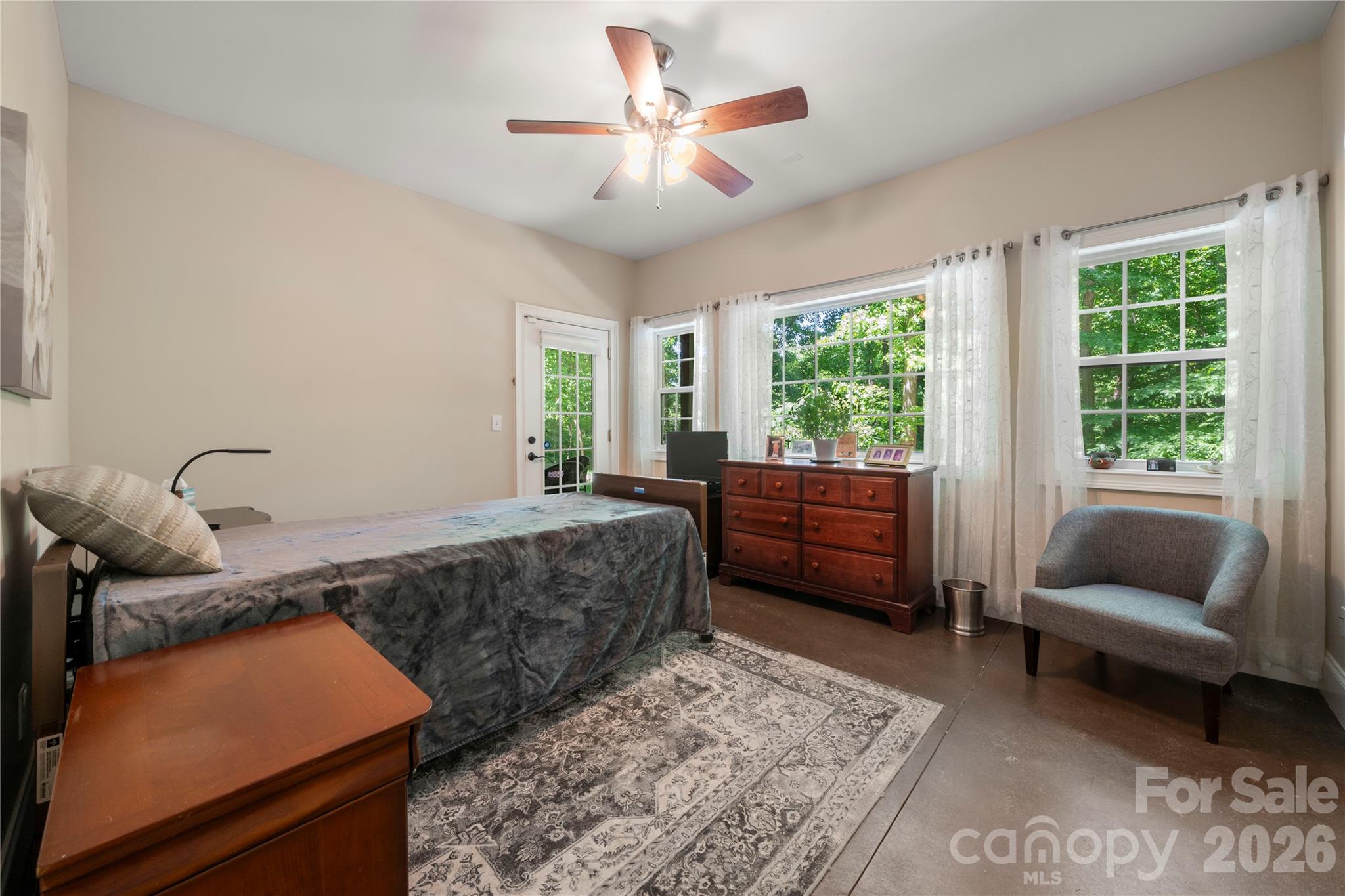 686 White Oaks Road — Mooresville